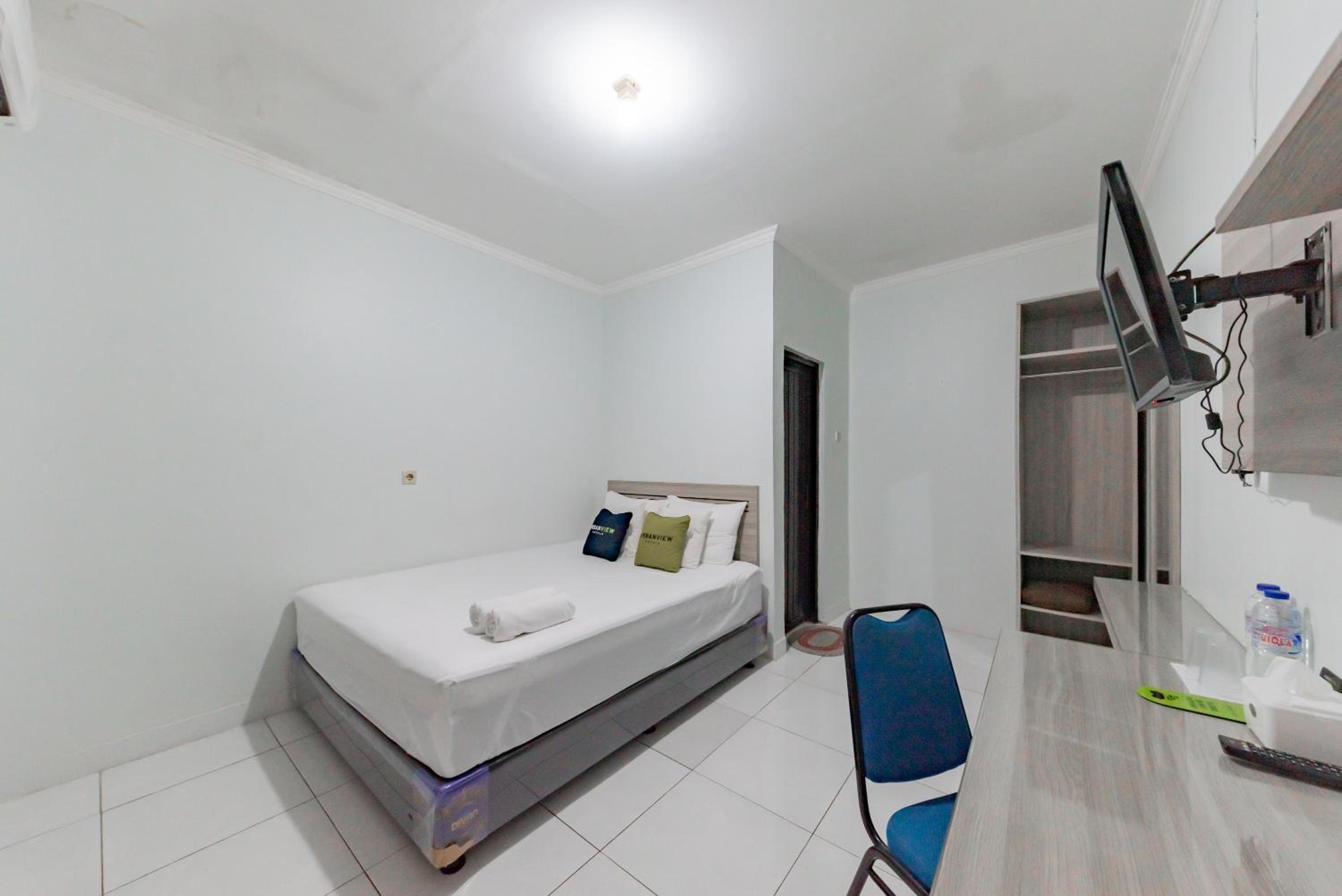 Deluxe Room - Photo 5