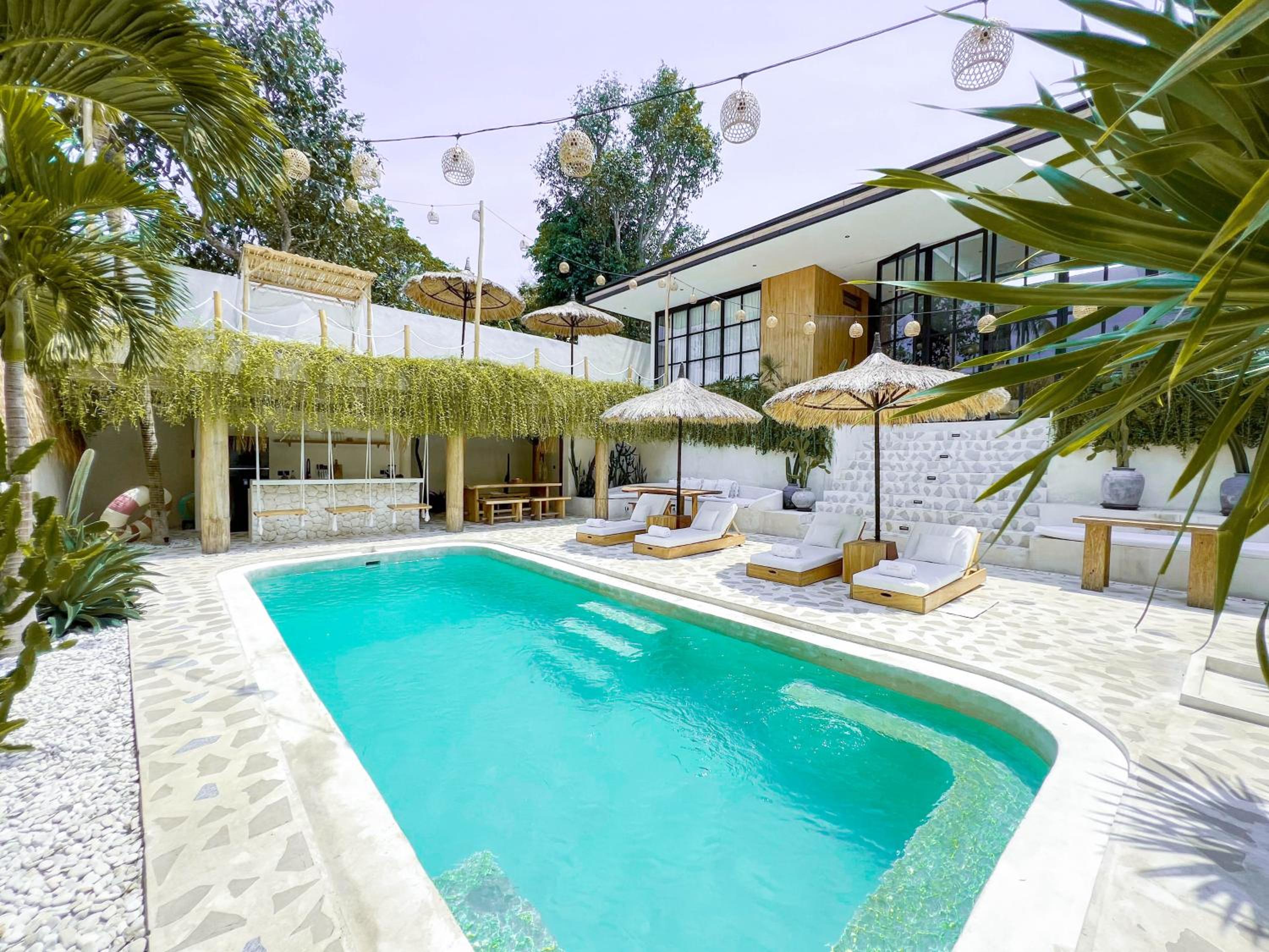 Villa - Photo 2