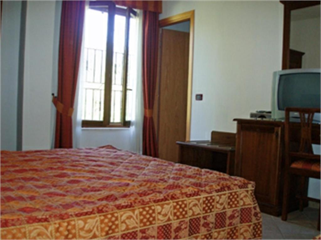 Double or Twin Room - Photo 1