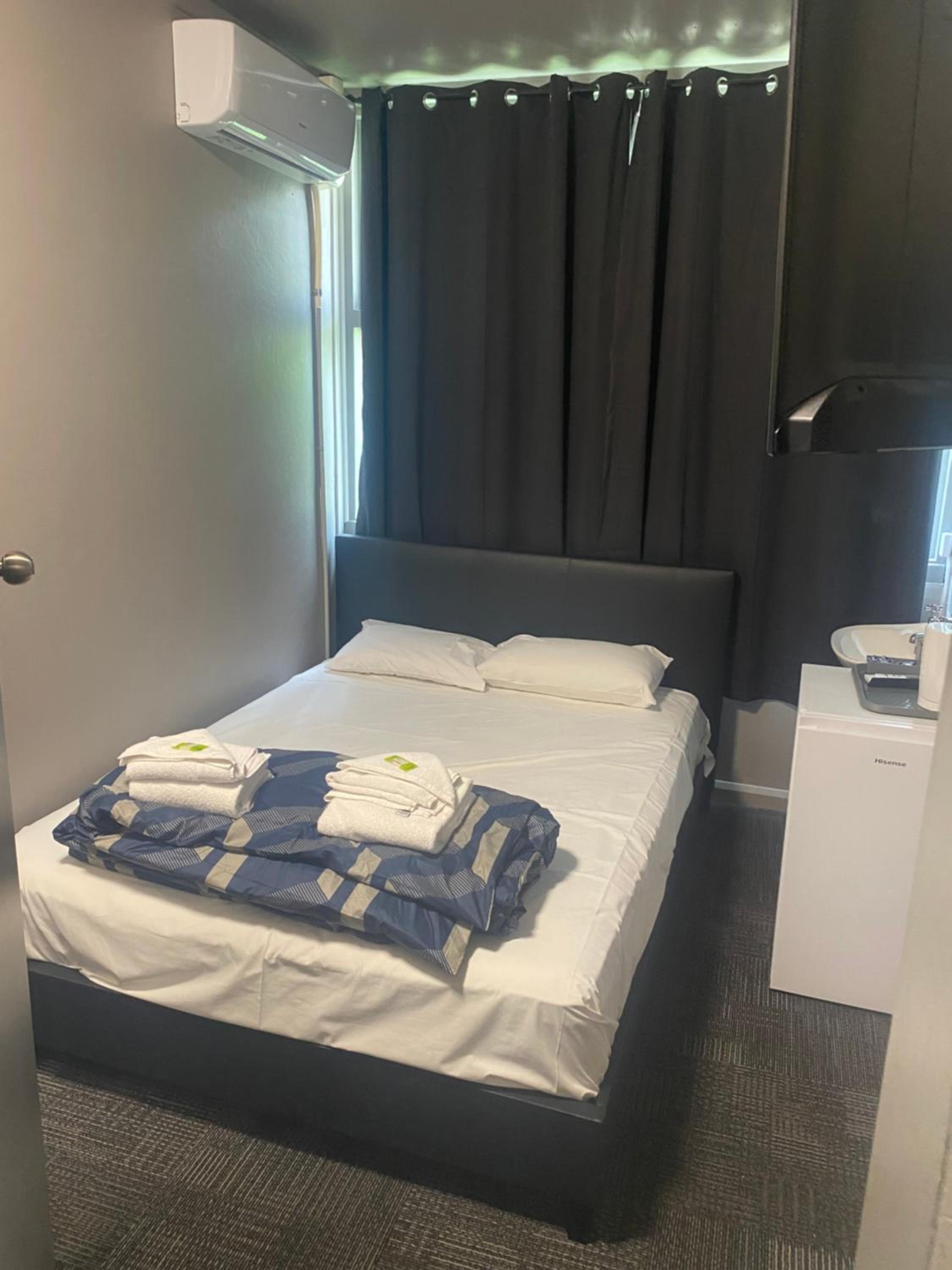 Double Room with Shared Bathroom photo 1