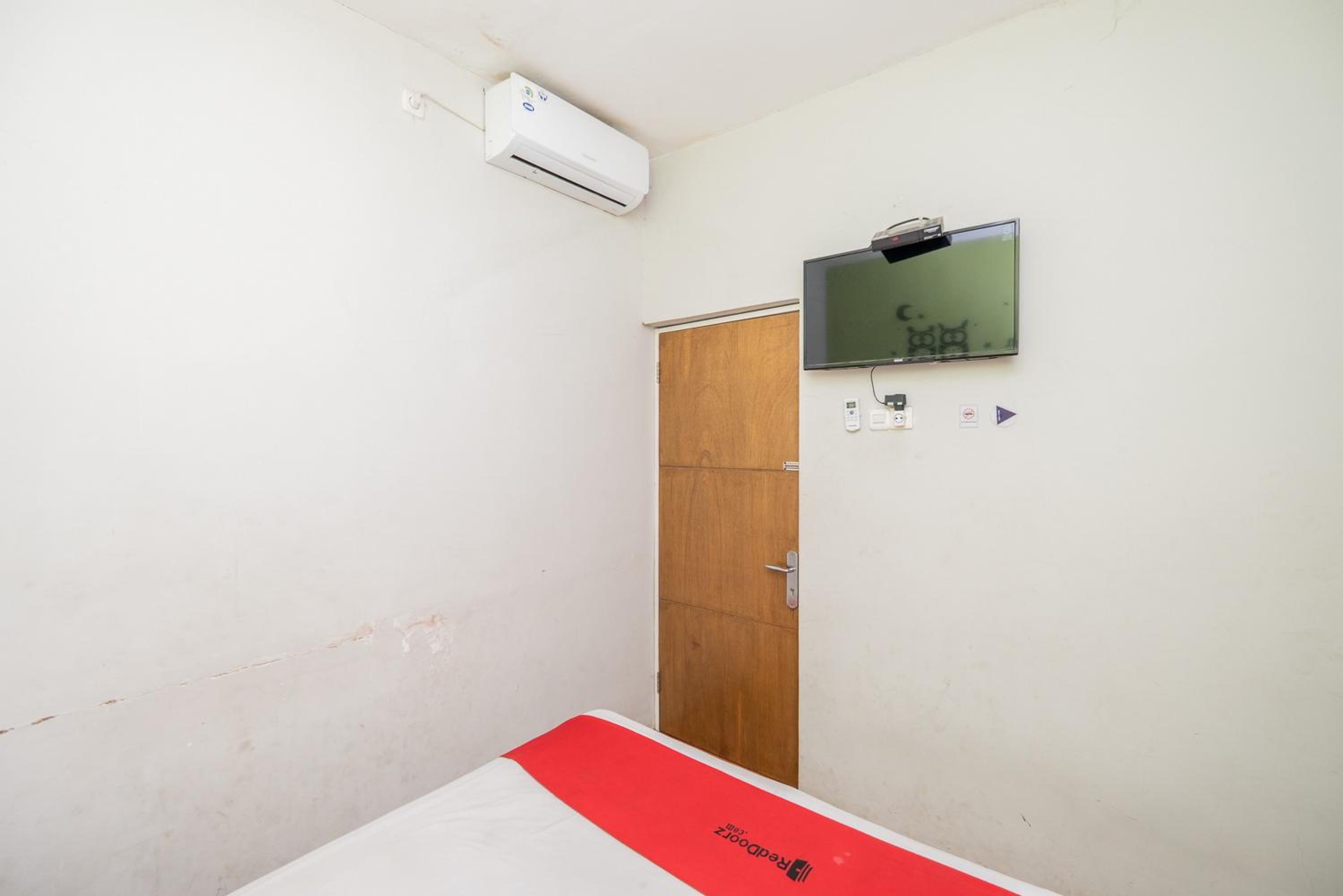 Standard Double Room - Photo 2