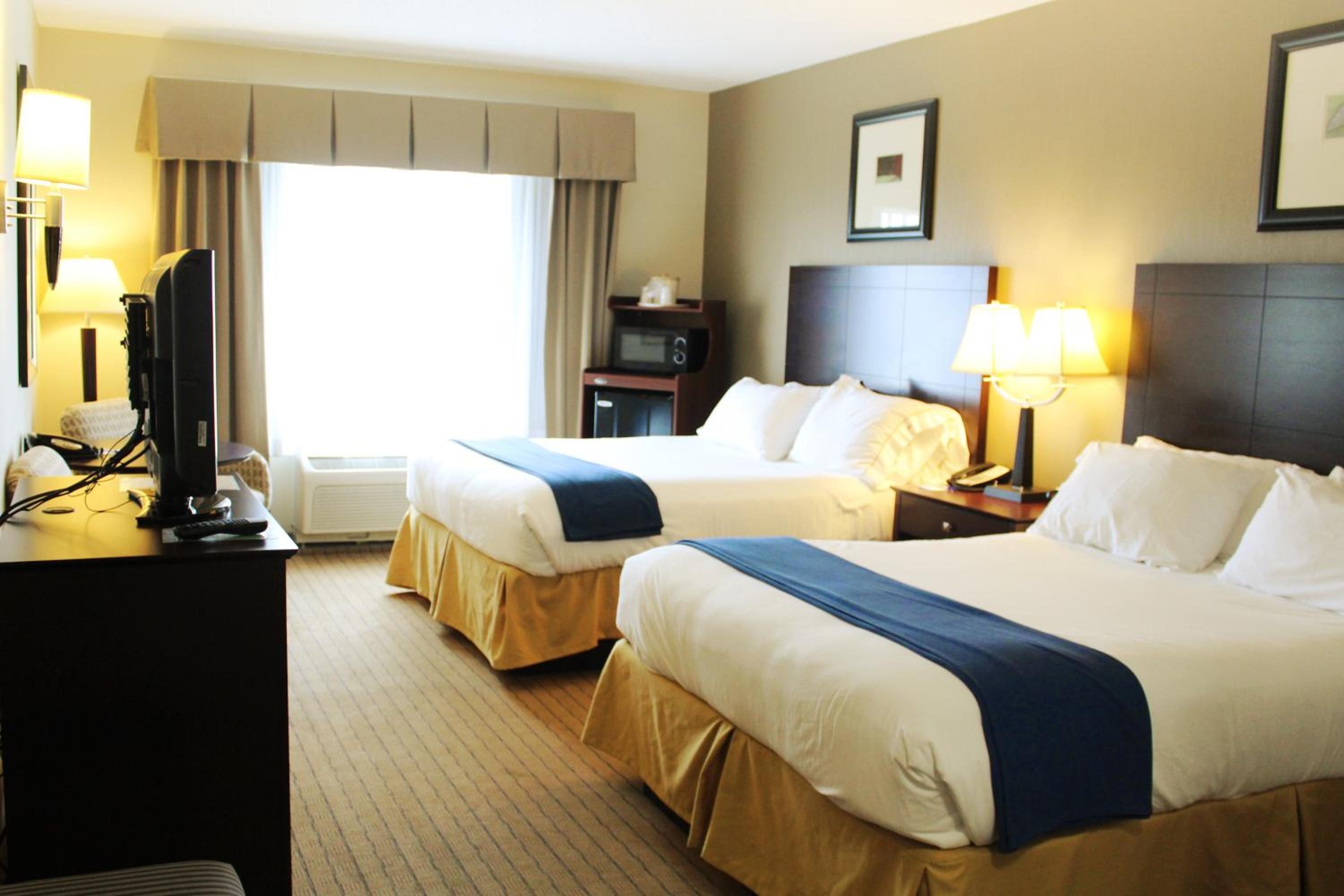 Standard Queen Room with Two Queen Beds