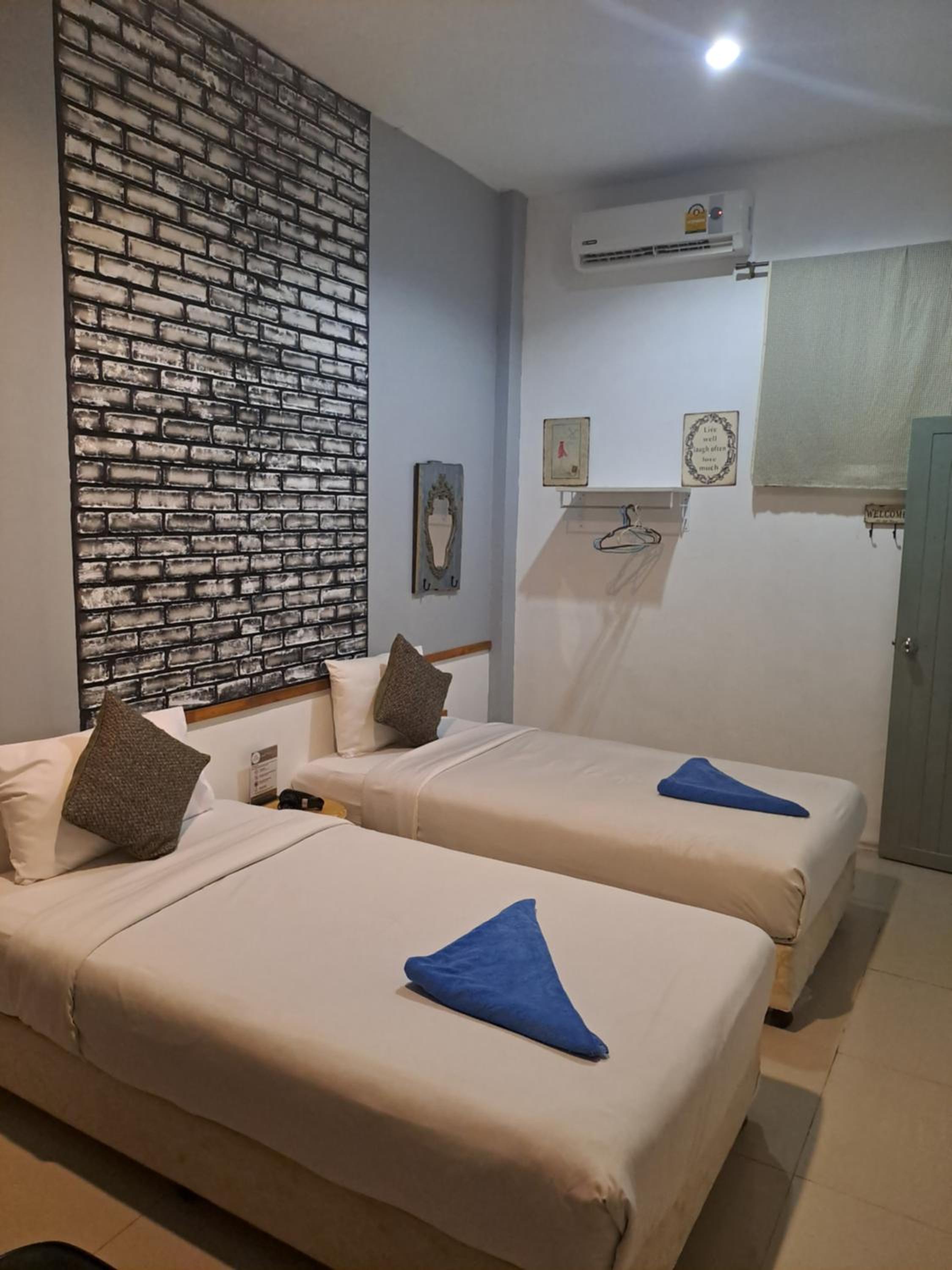 Budget Double Room photo 2