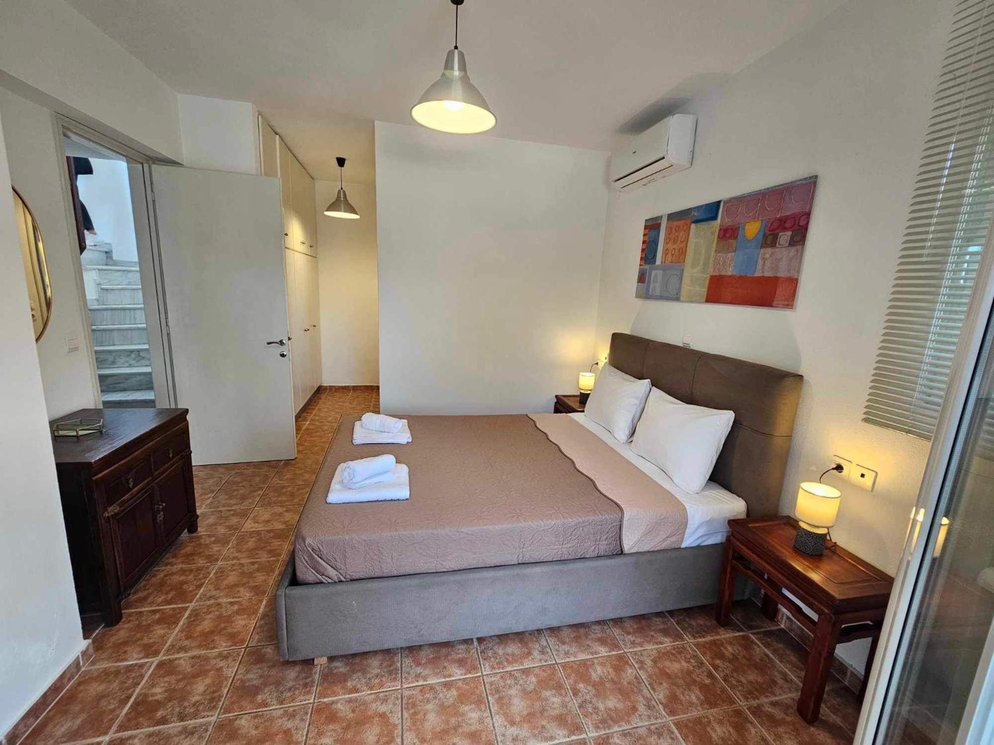 Three-Bedroom House photo 3