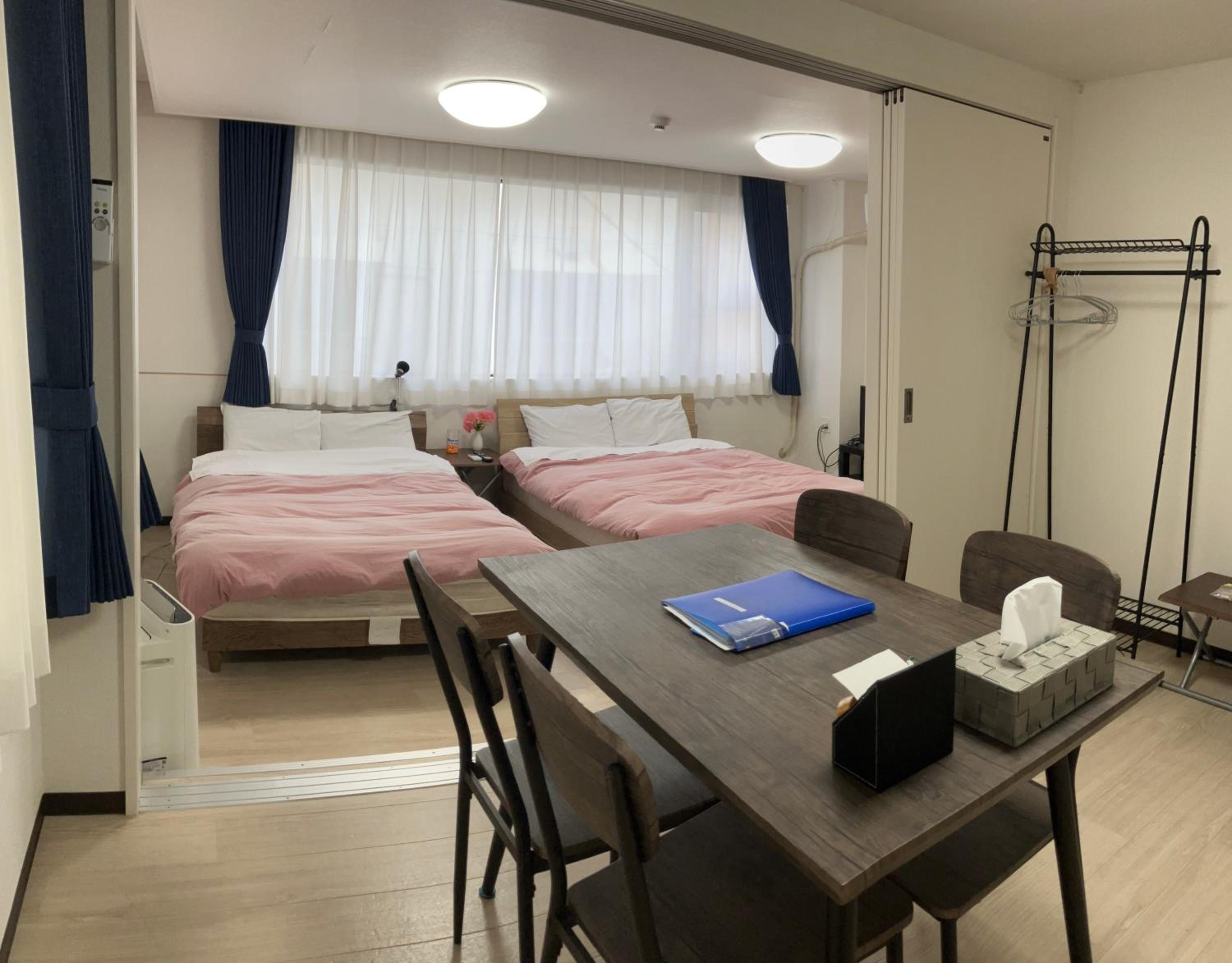 One-Bedroom Apartment - Photo 2