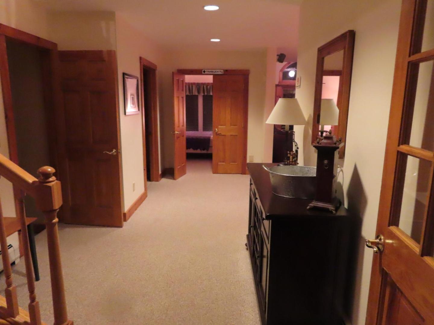 Five-Bedroom House photo 1