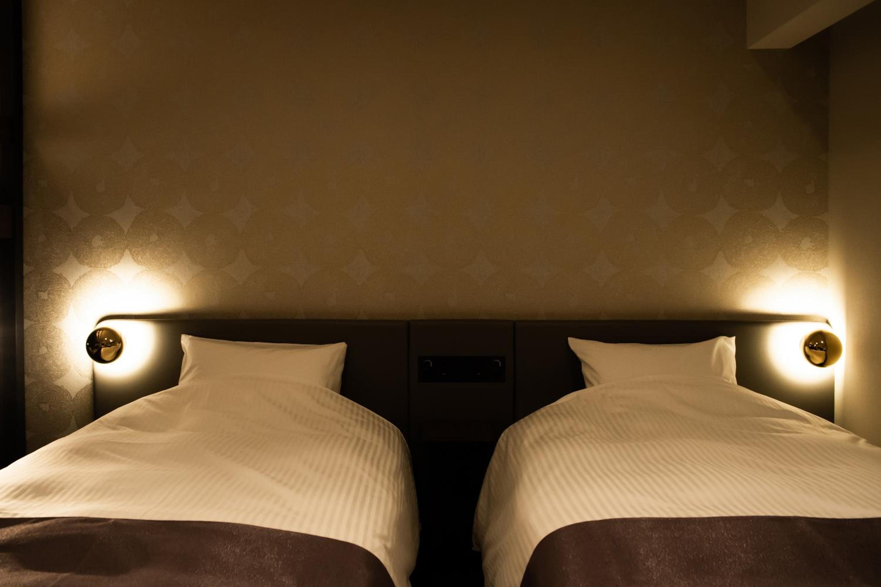 Standard Twin Room with Late Check-In 18:00