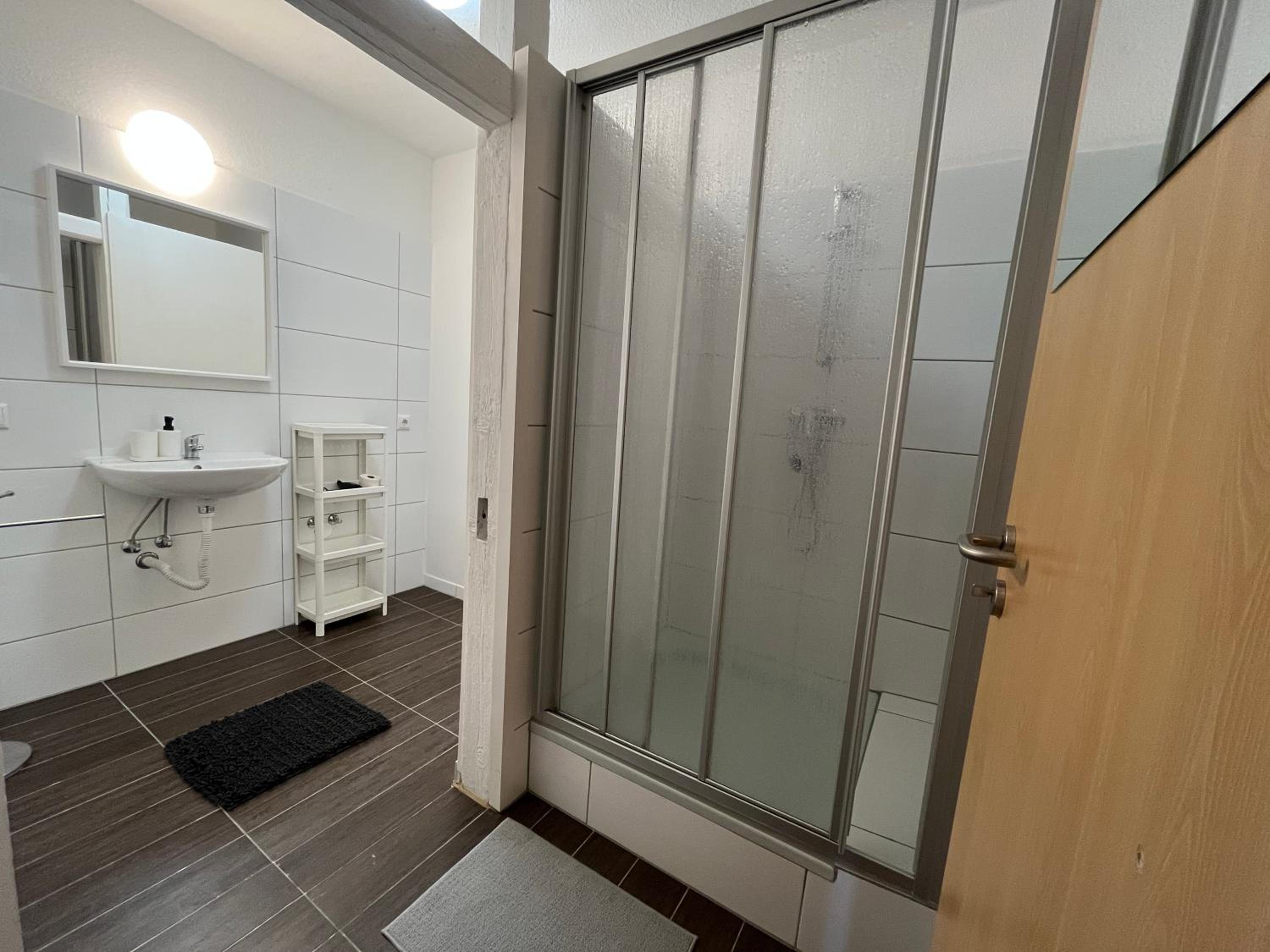Twin Room with Private Bathroom photo 2