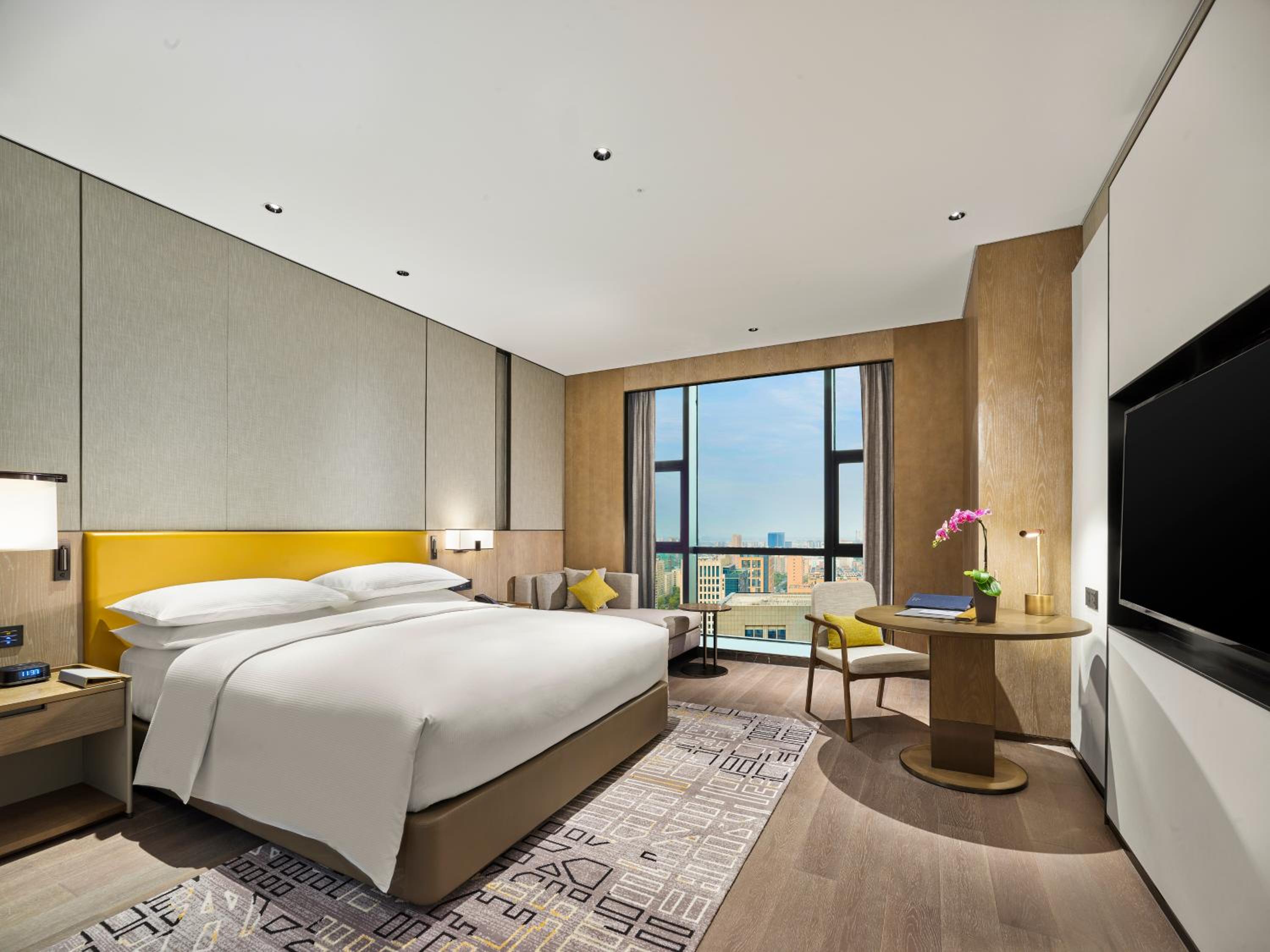 Deluxe King Room - Photo 1