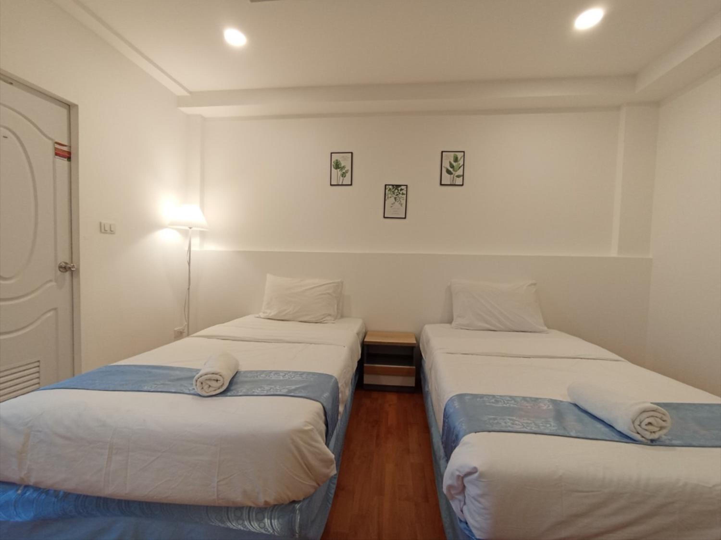 Premier Twin Room - Photo 3
