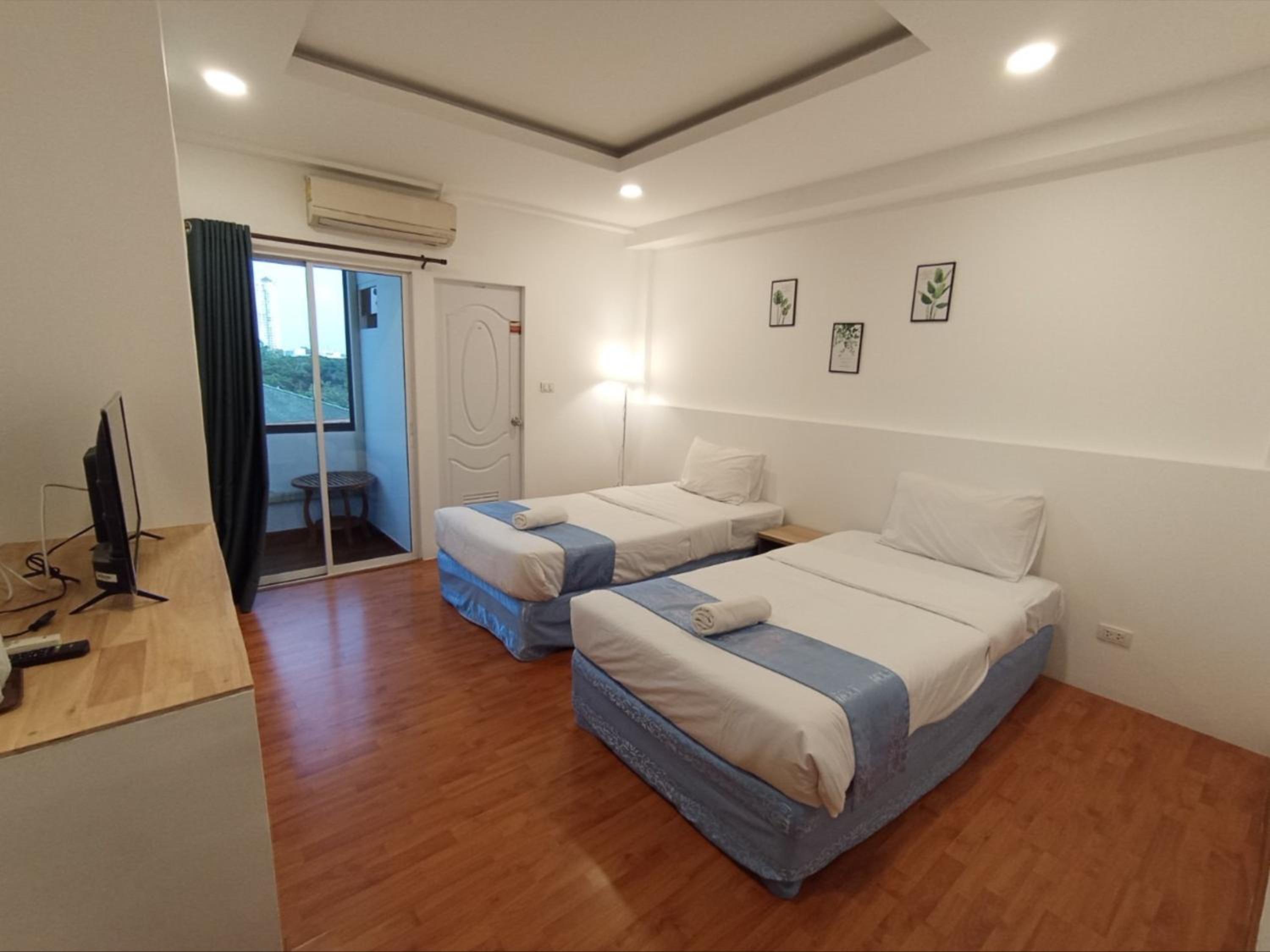 Premier Twin Room - Photo 1