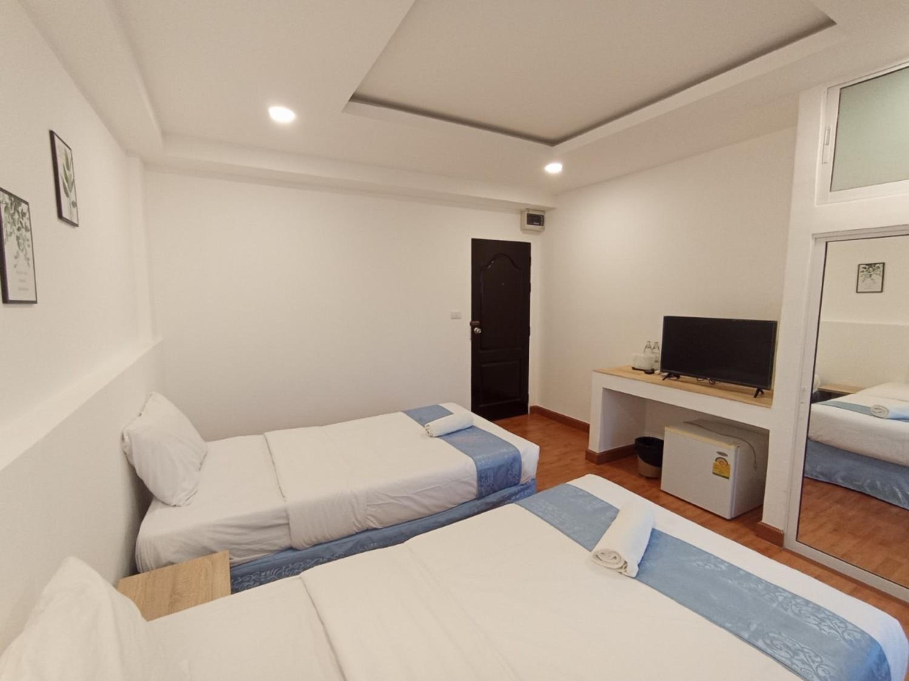 Premier Twin Room - Photo 2