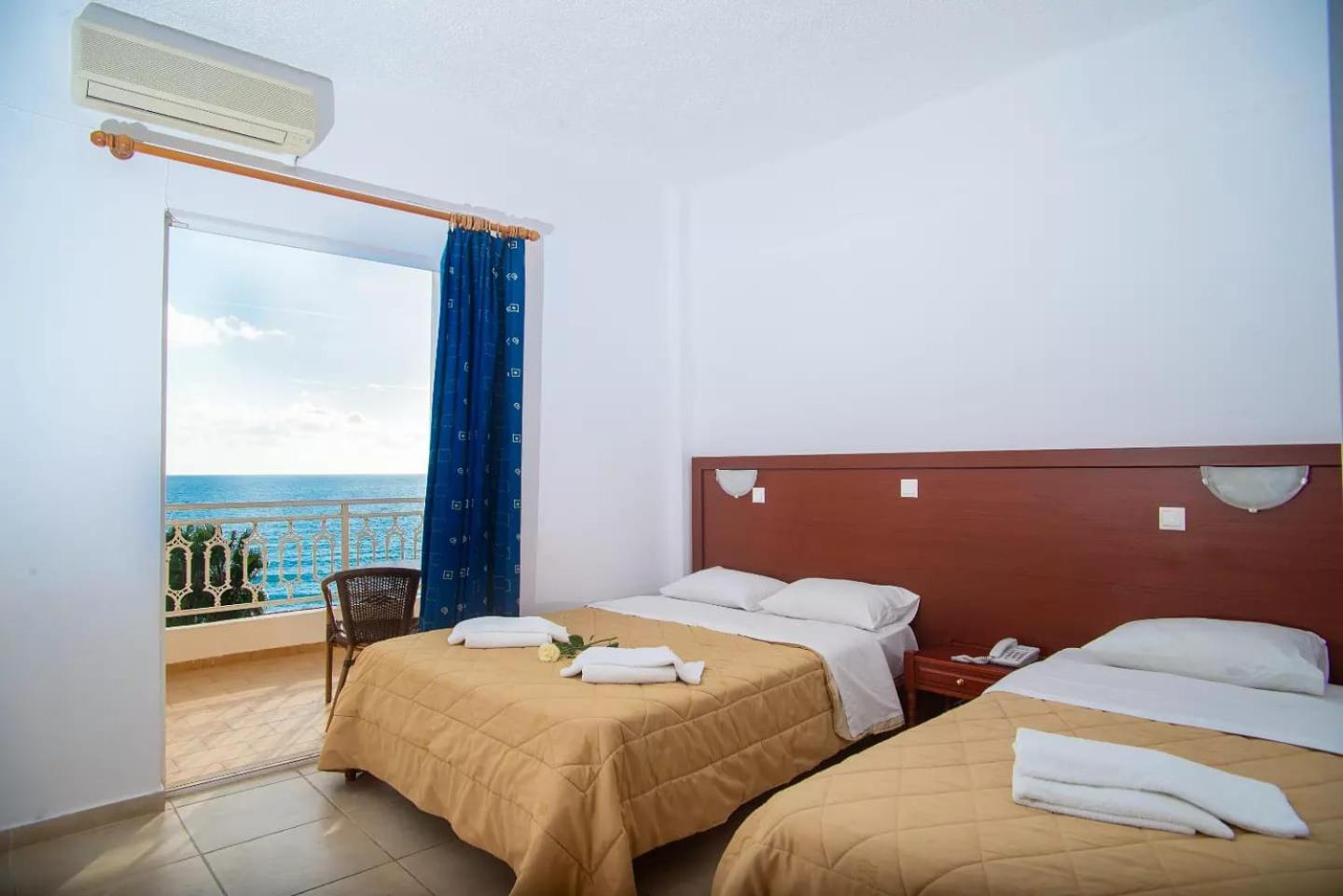 Triple Room with Sea View