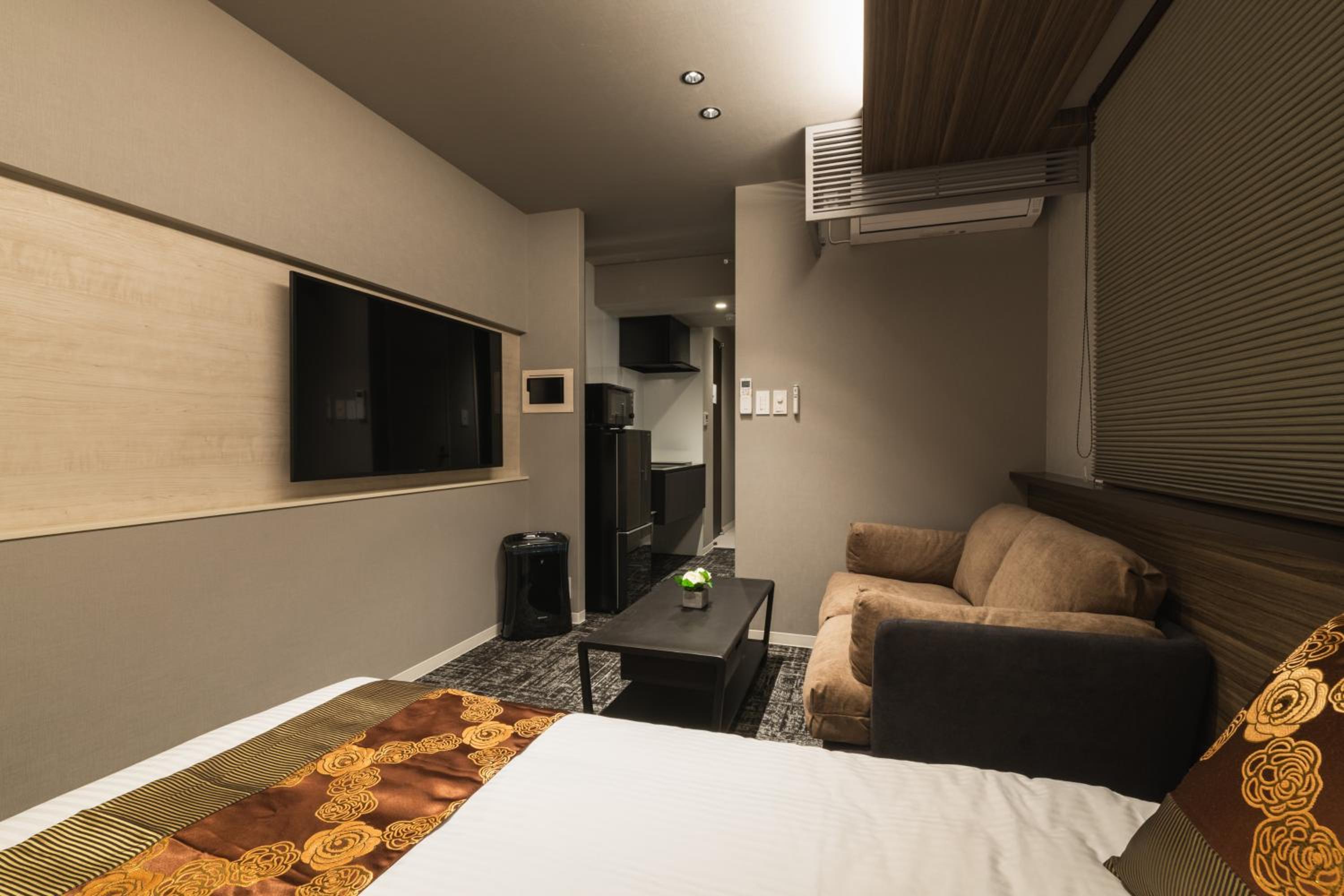Standard Suite - Photo 3