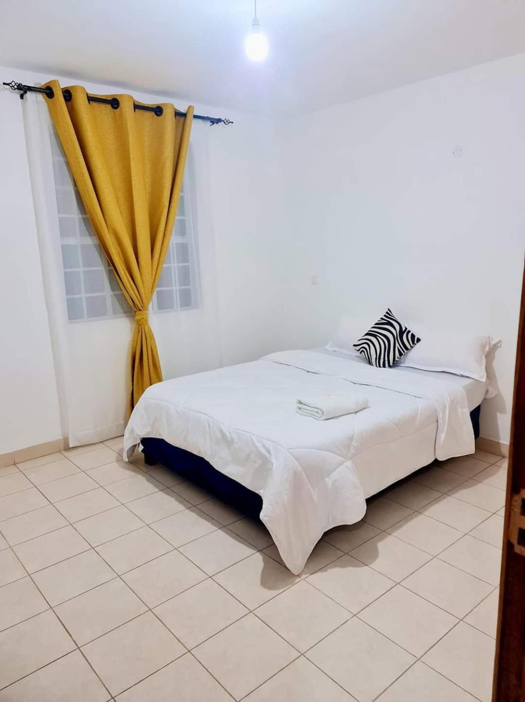 Three-Bedroom Apartment - Photo 4