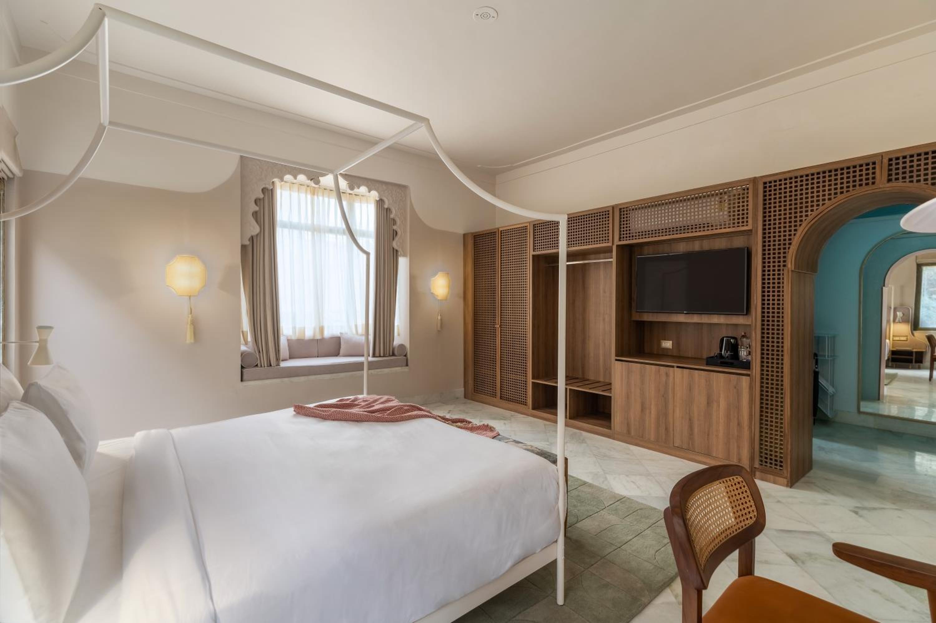 Premium King Room: 15% off on Food & Soft Beverage, Early checkin and Late Checkout upto 2hrs (Subject to Availability), 2 pints of Beer (till 30th Sep) - Photo 3