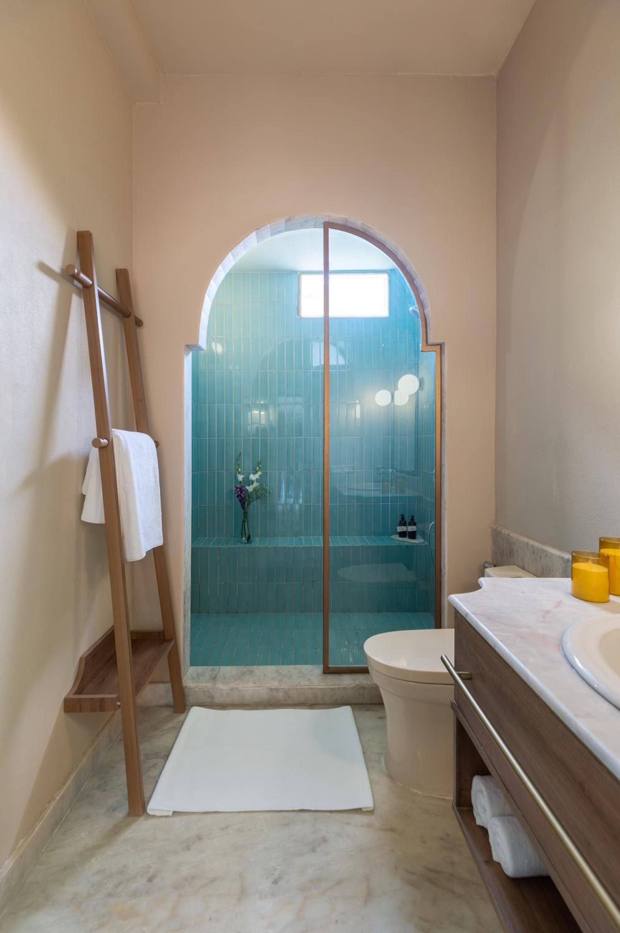 Premium King Room: 15% off on Food & Soft Beverage, Early checkin and Late Checkout upto 2hrs (Subject to Availability), 2 pints of Beer (till 30th Sep) - Photo 13