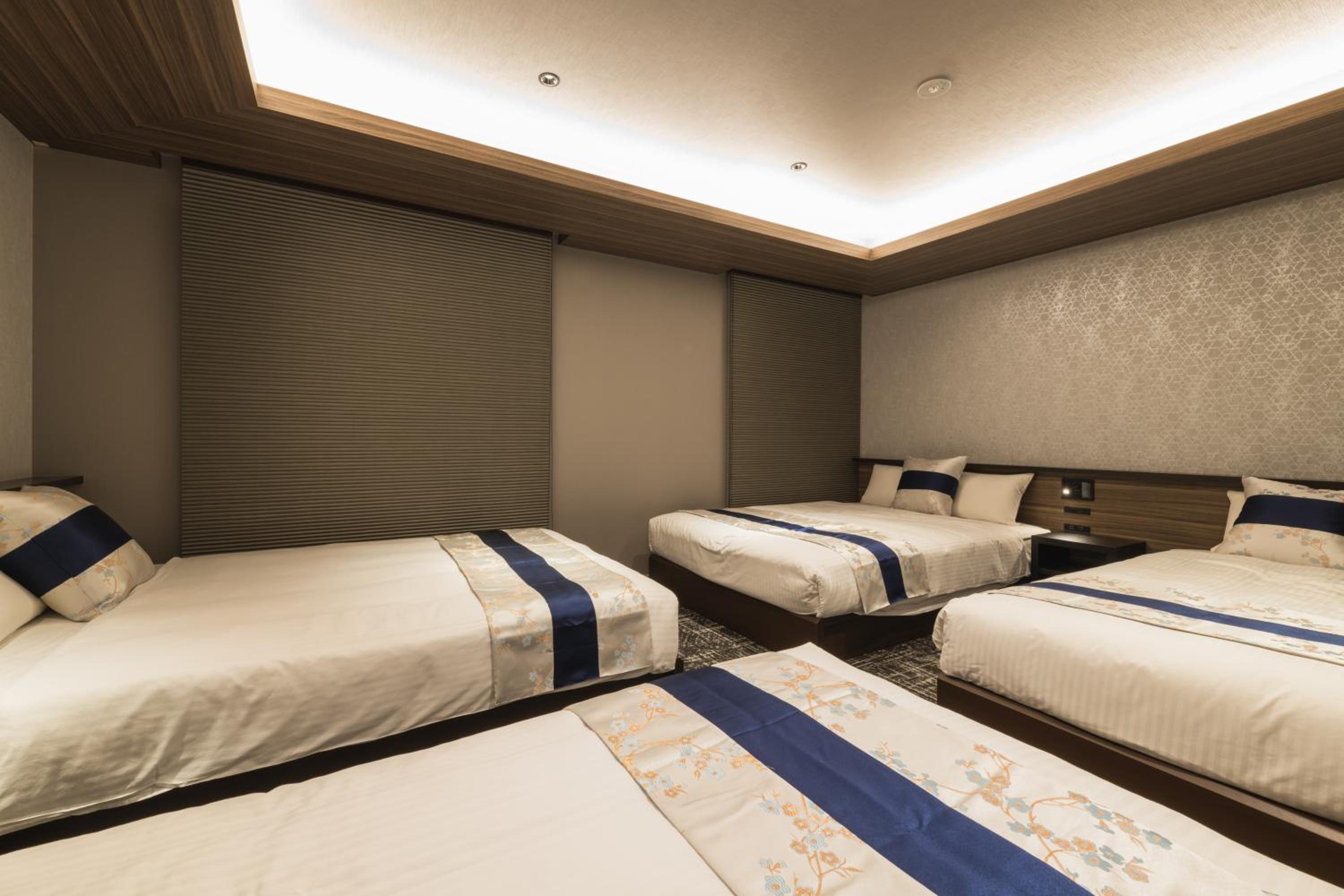 Deluxe Suite - Photo 9