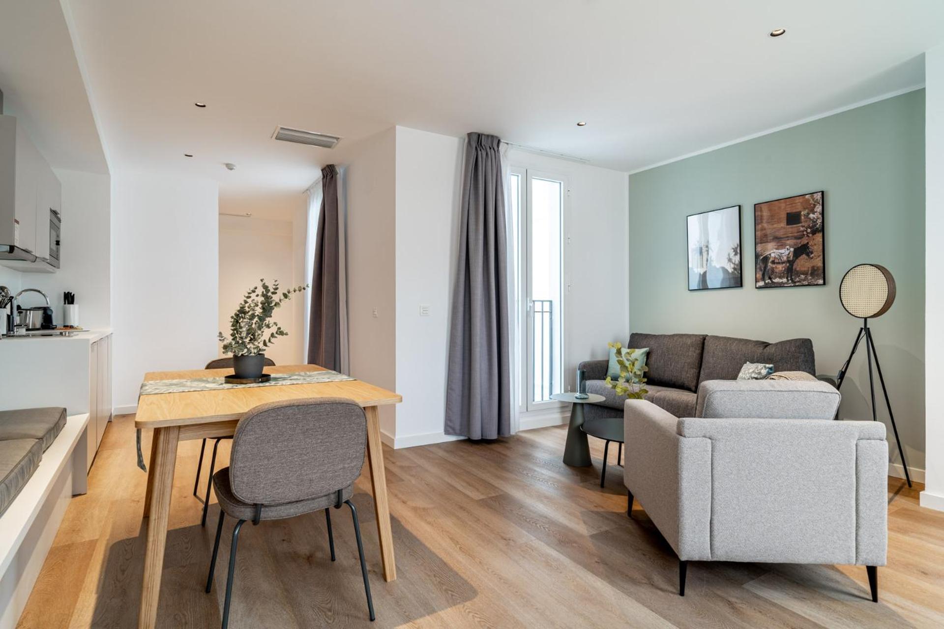 One-bedroom Apartment with terrace - Photo 1