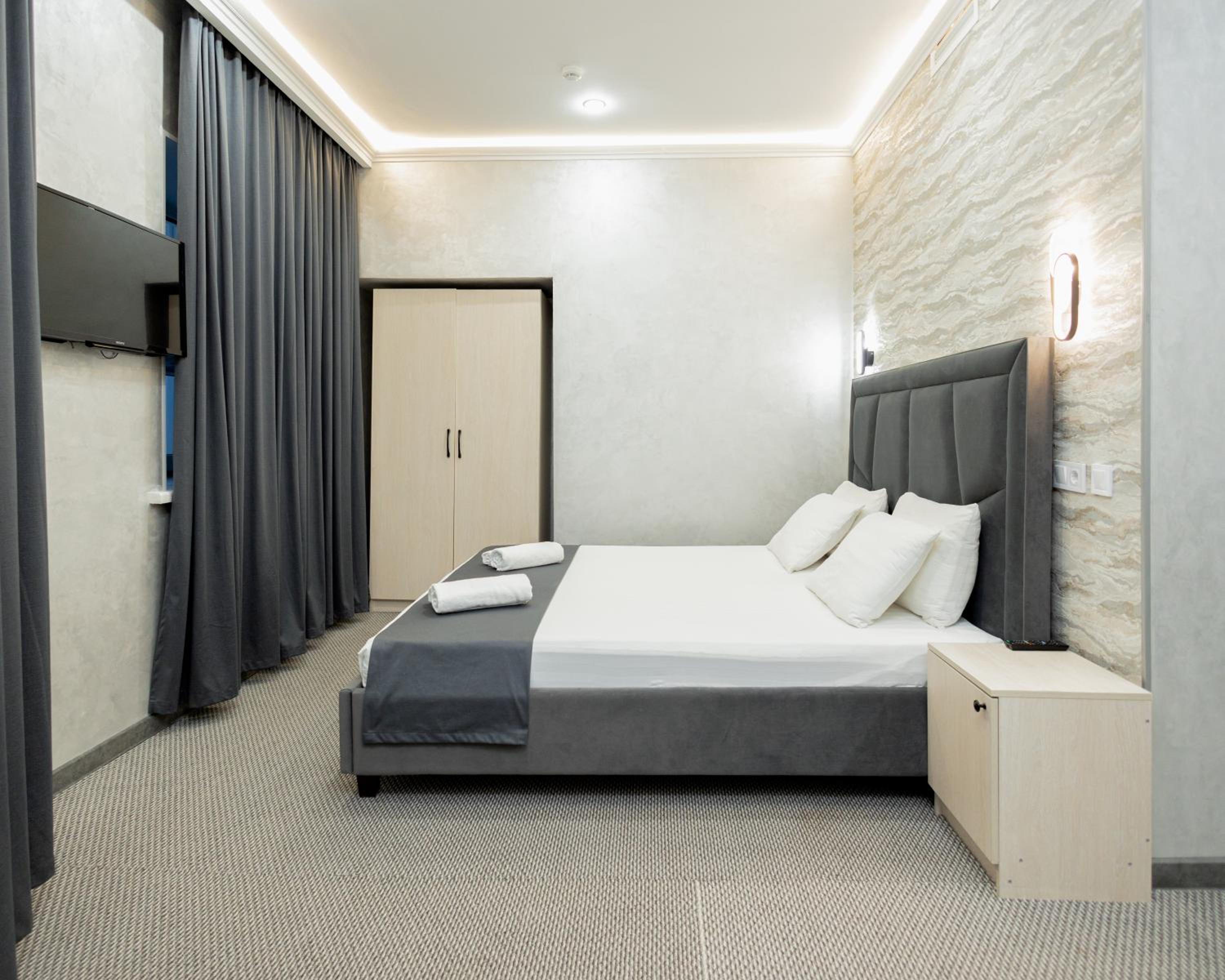 Suite - Photo 2