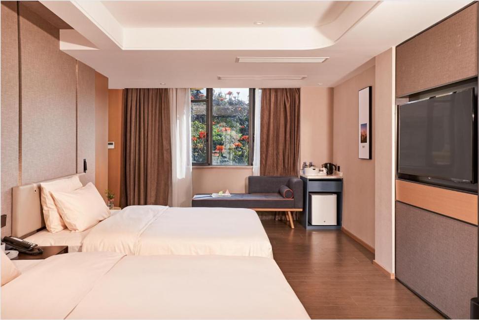 Twin Room with Garden View photo 3