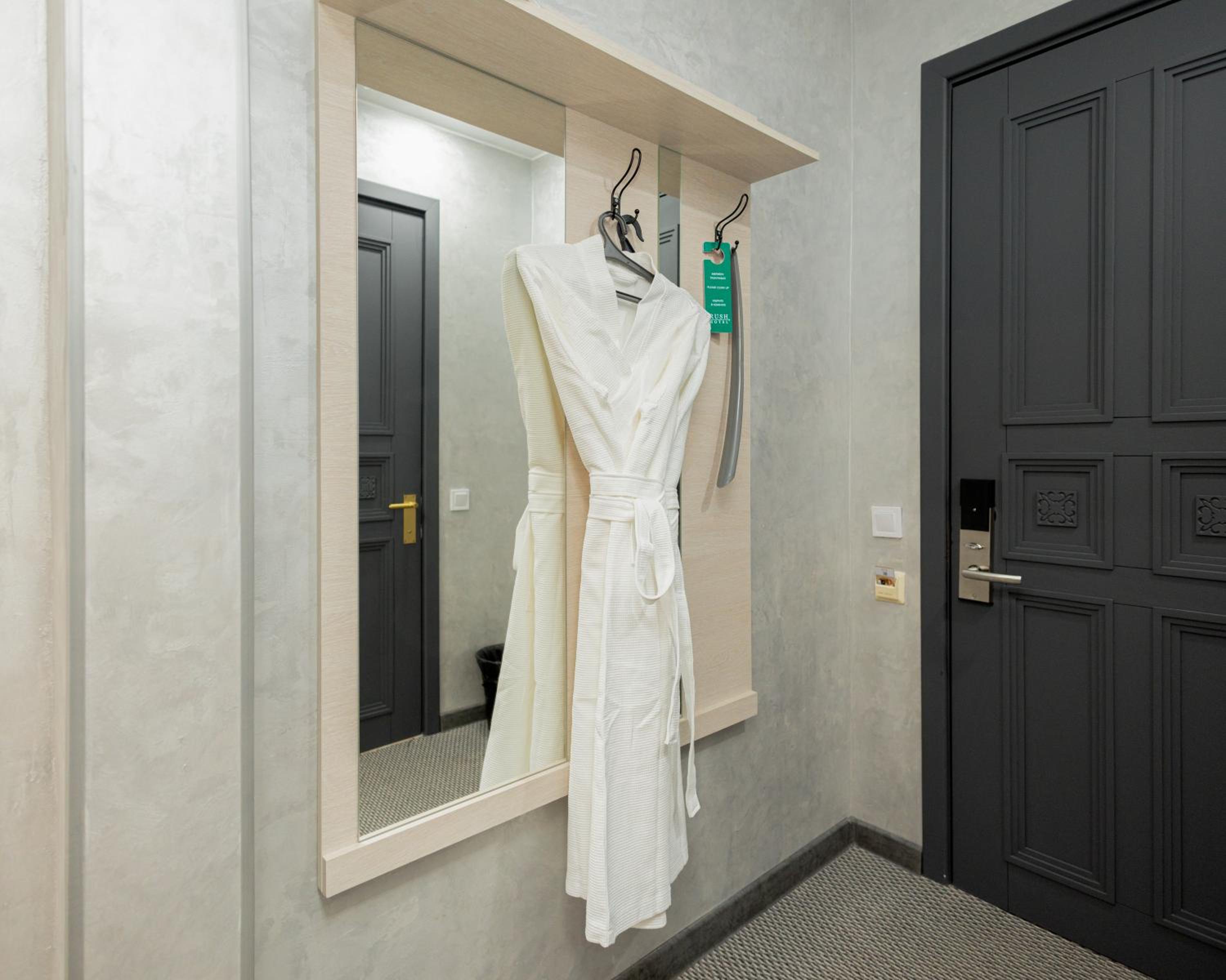 Standard Twin Room - Photo 7