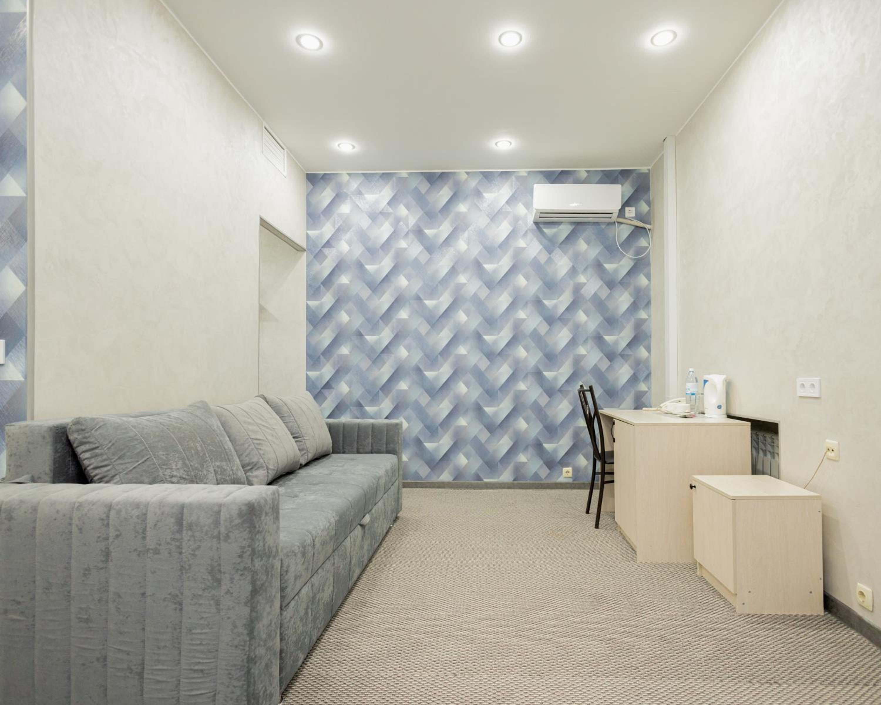 Suite - Photo 11