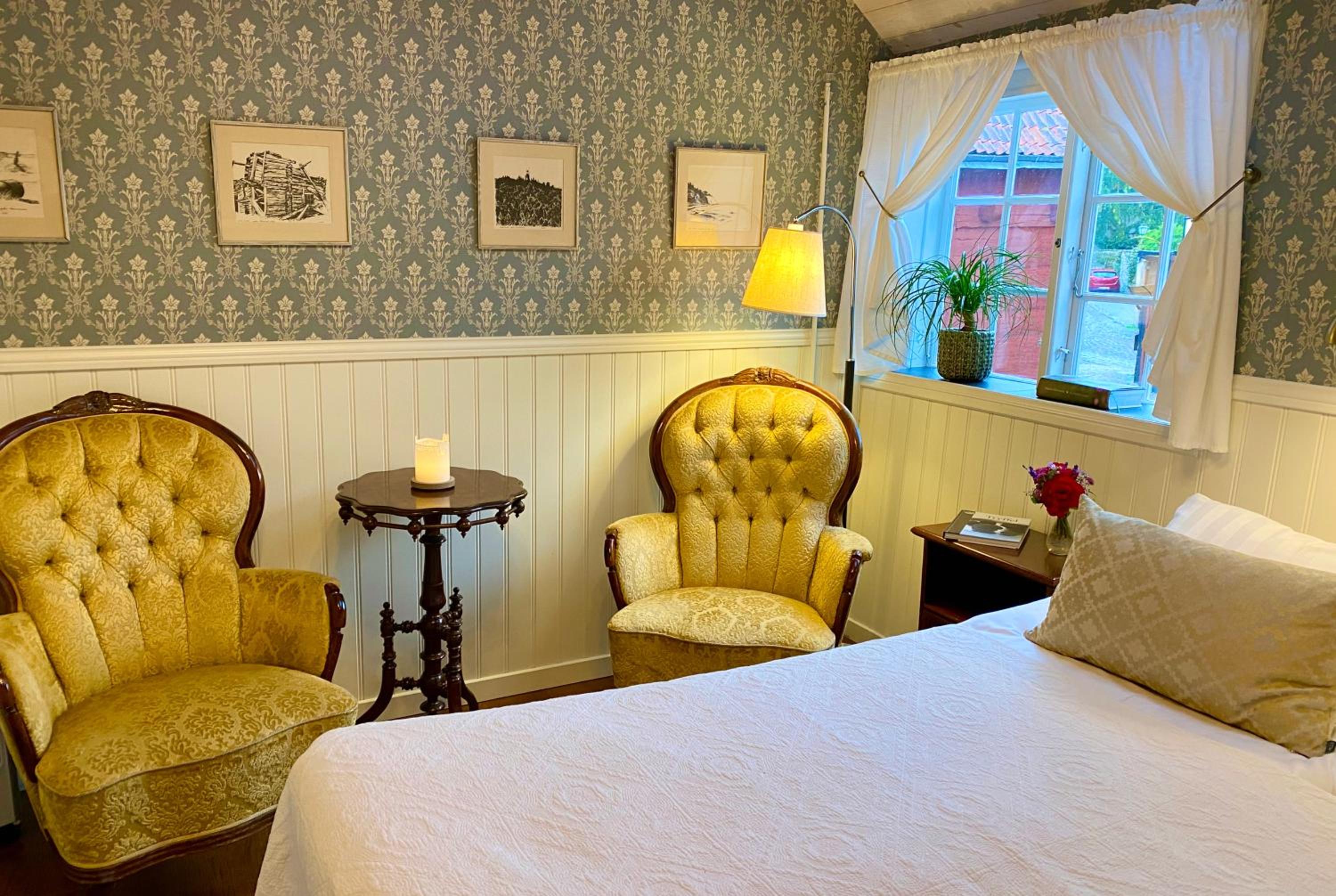 Standard Twin Room - Photo 7