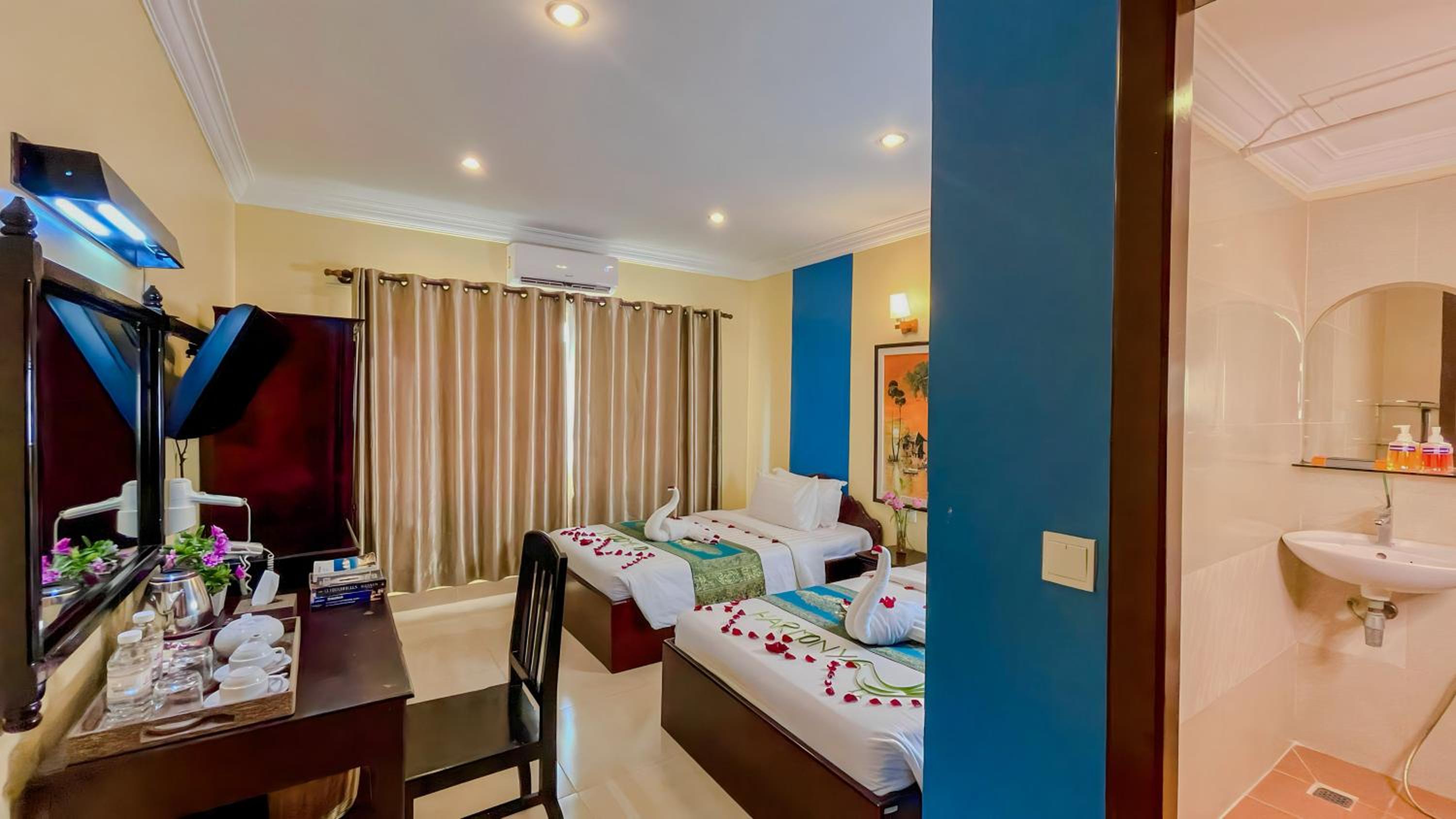 Deluxe Double or Twin Room - Free Pick up  - Photo 1