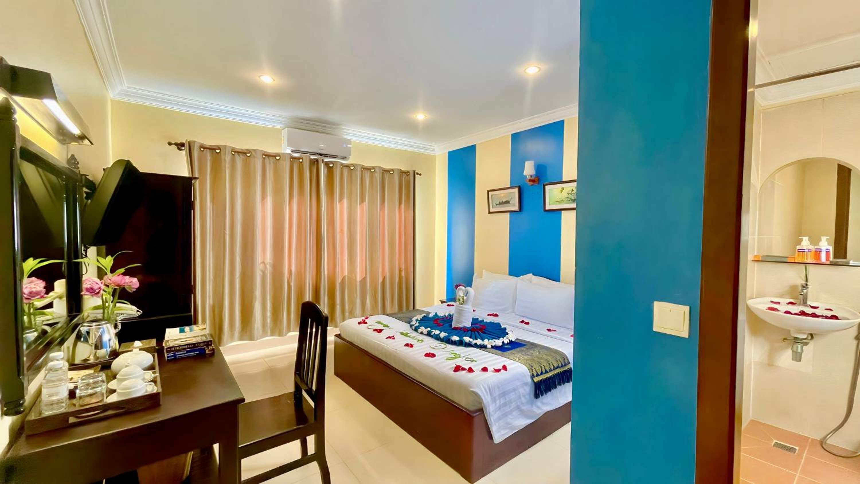 Deluxe Double or Twin Room - Free Pick up  - Photo 13