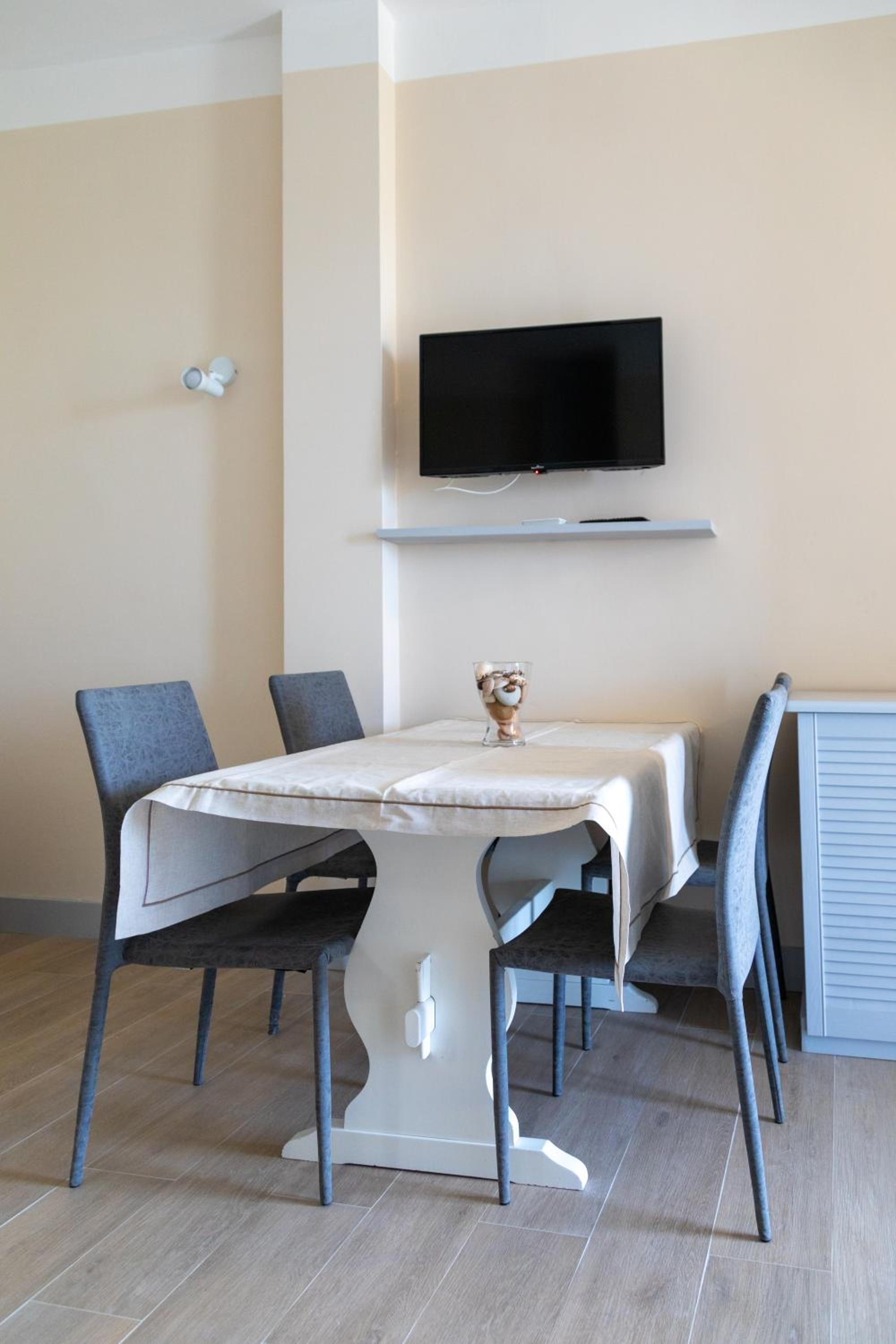 One-Bedroom Apartment with Garden View photo 3