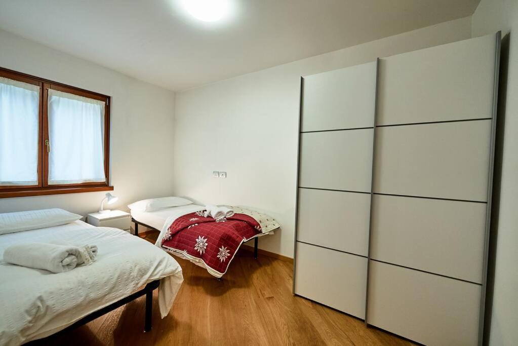 Three-Bedroom Apartment photo 2