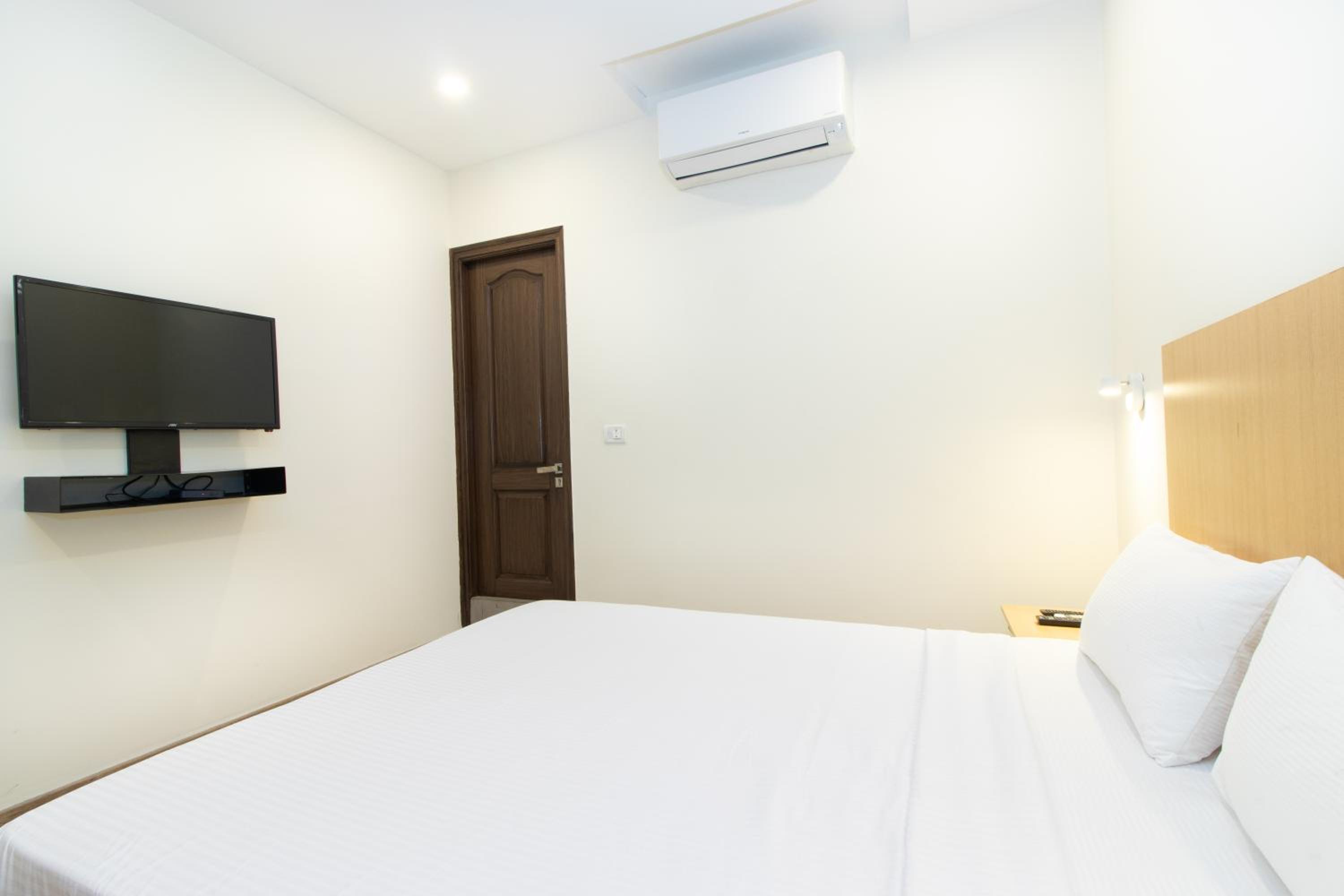Economy Double Room - Photo 8