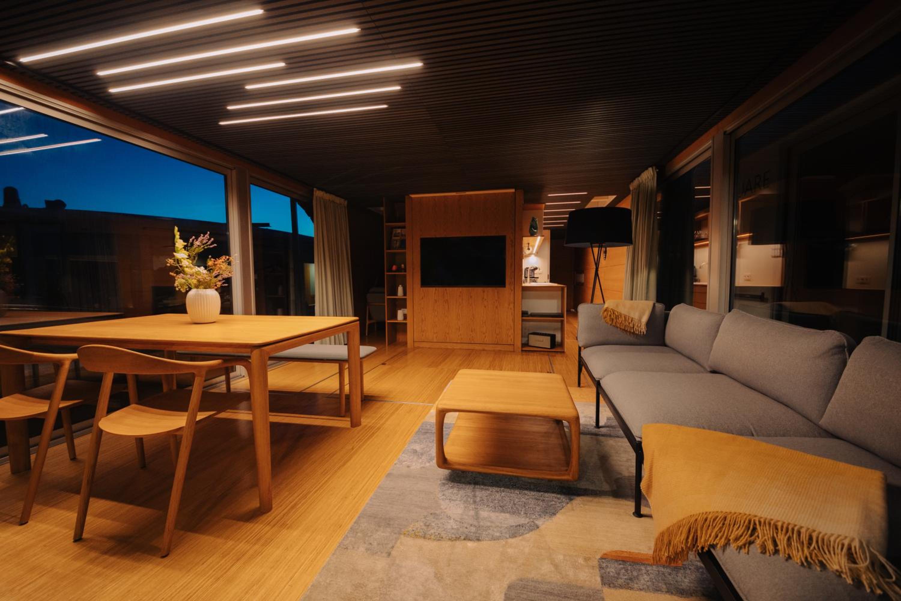 Apartment with Lake View photo 1