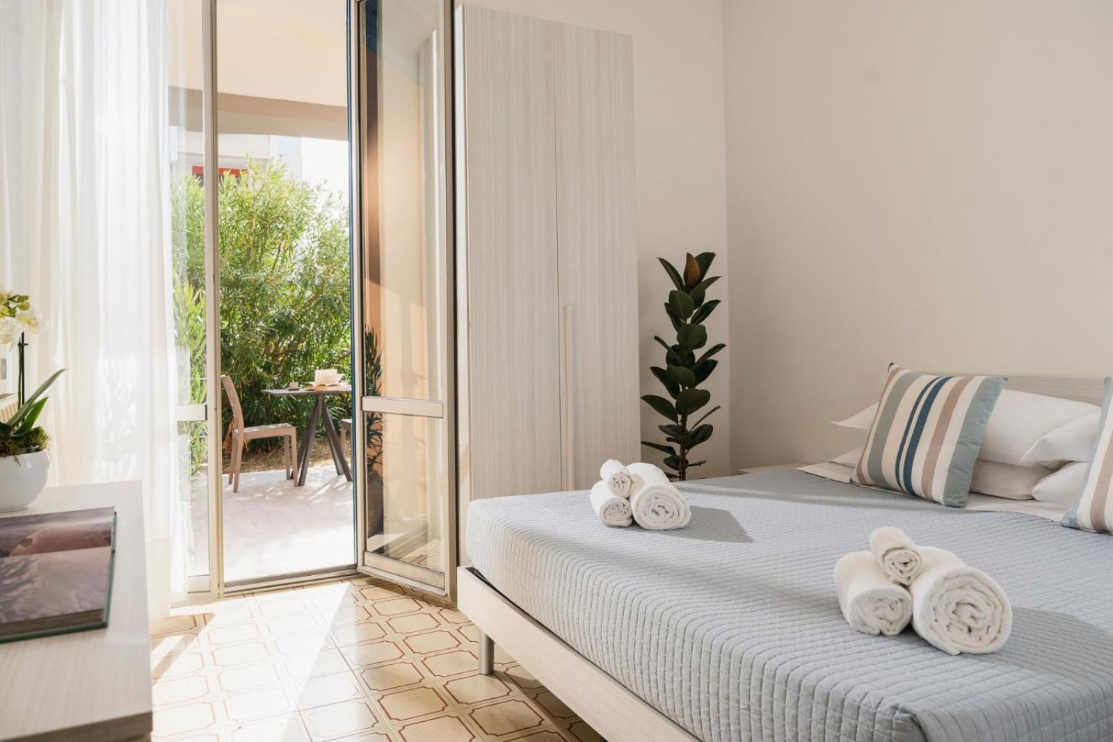 Apartment with Garden View