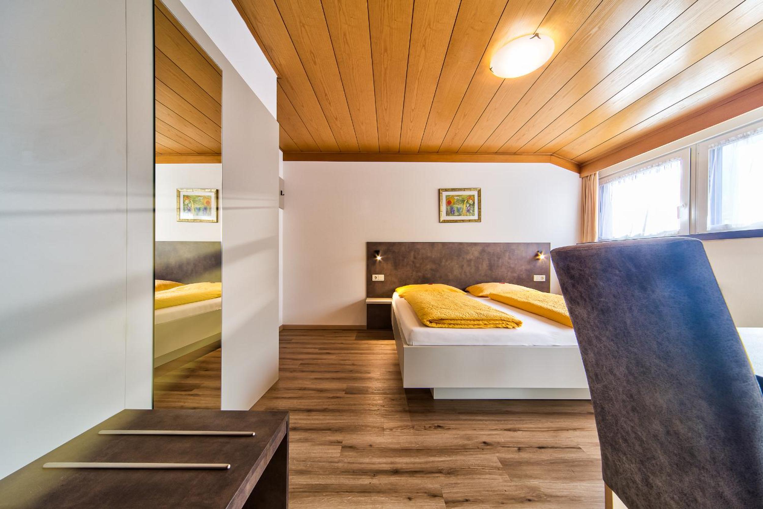 Double Room - Photo 10