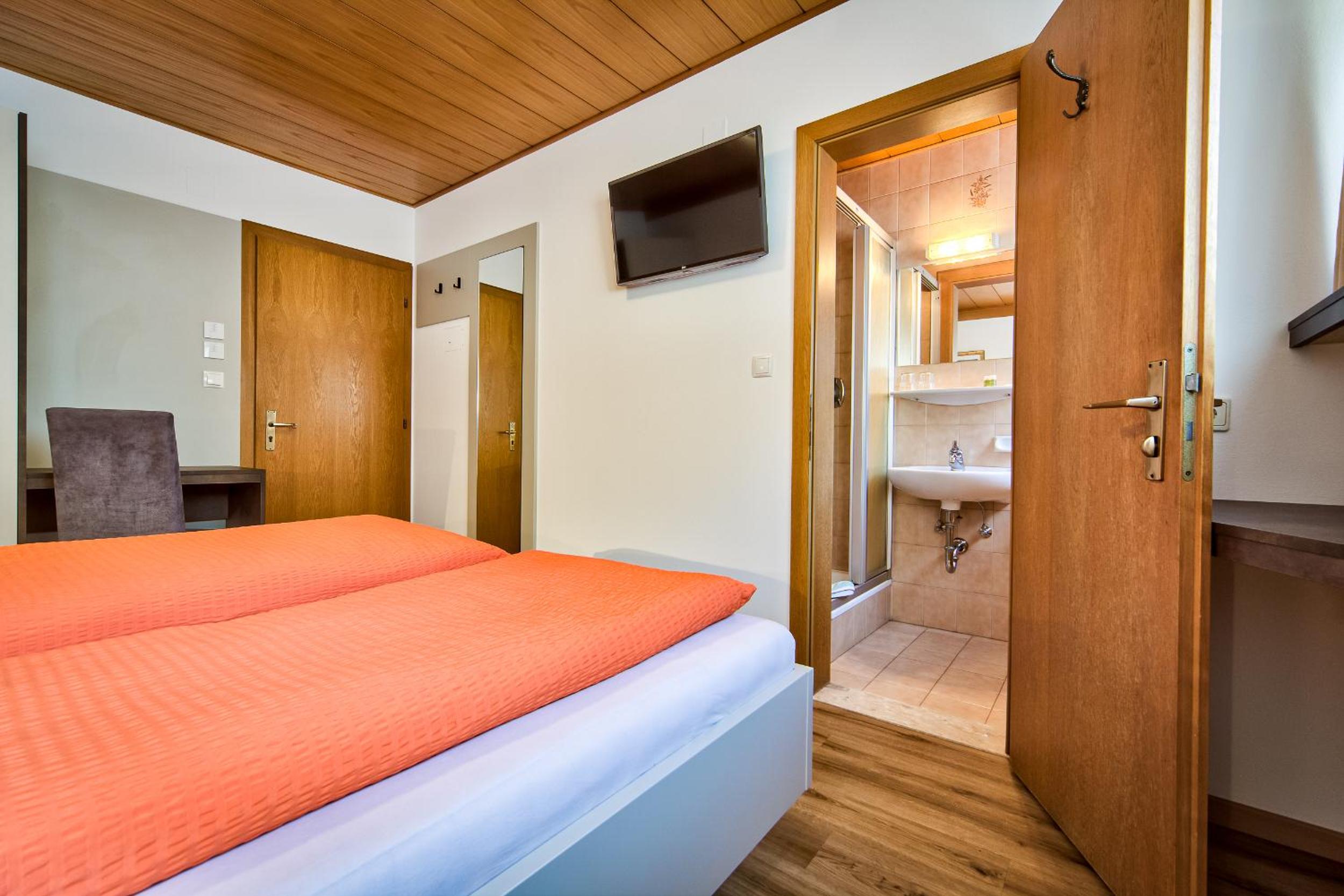Double Room - Photo 2