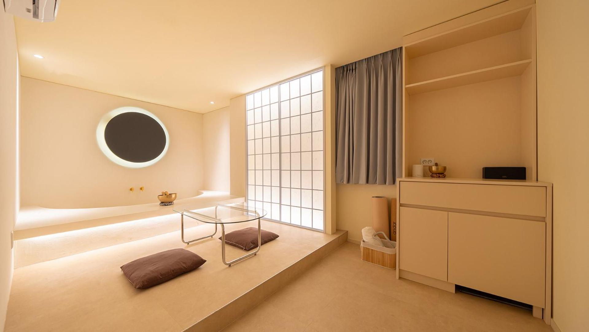 Deluxe Double Room with Yoga - Photo 10