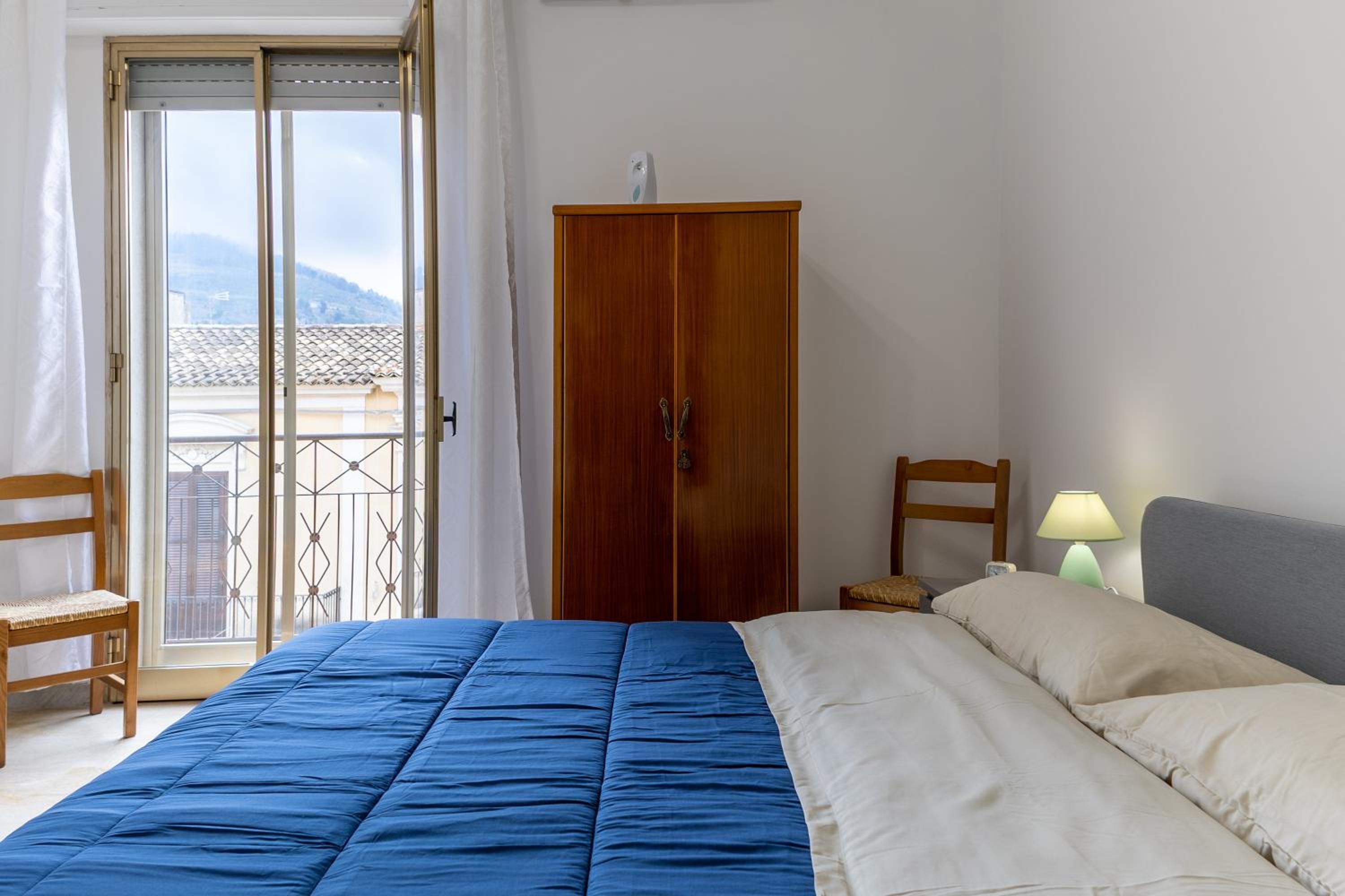 Two-Bedroom Deluxe Apartment with Balcony photo 1