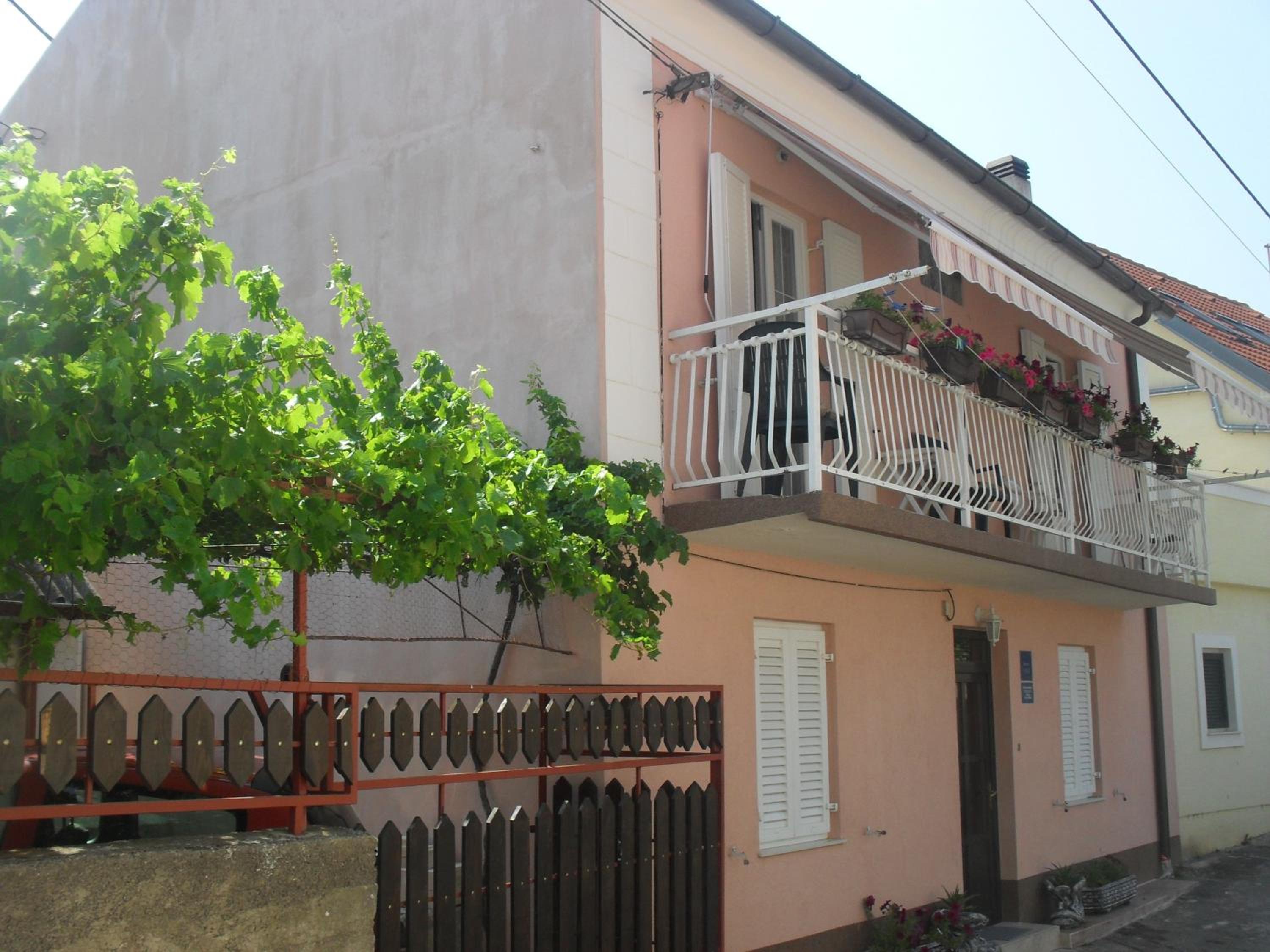 Double Room with Balcony - Photo 5