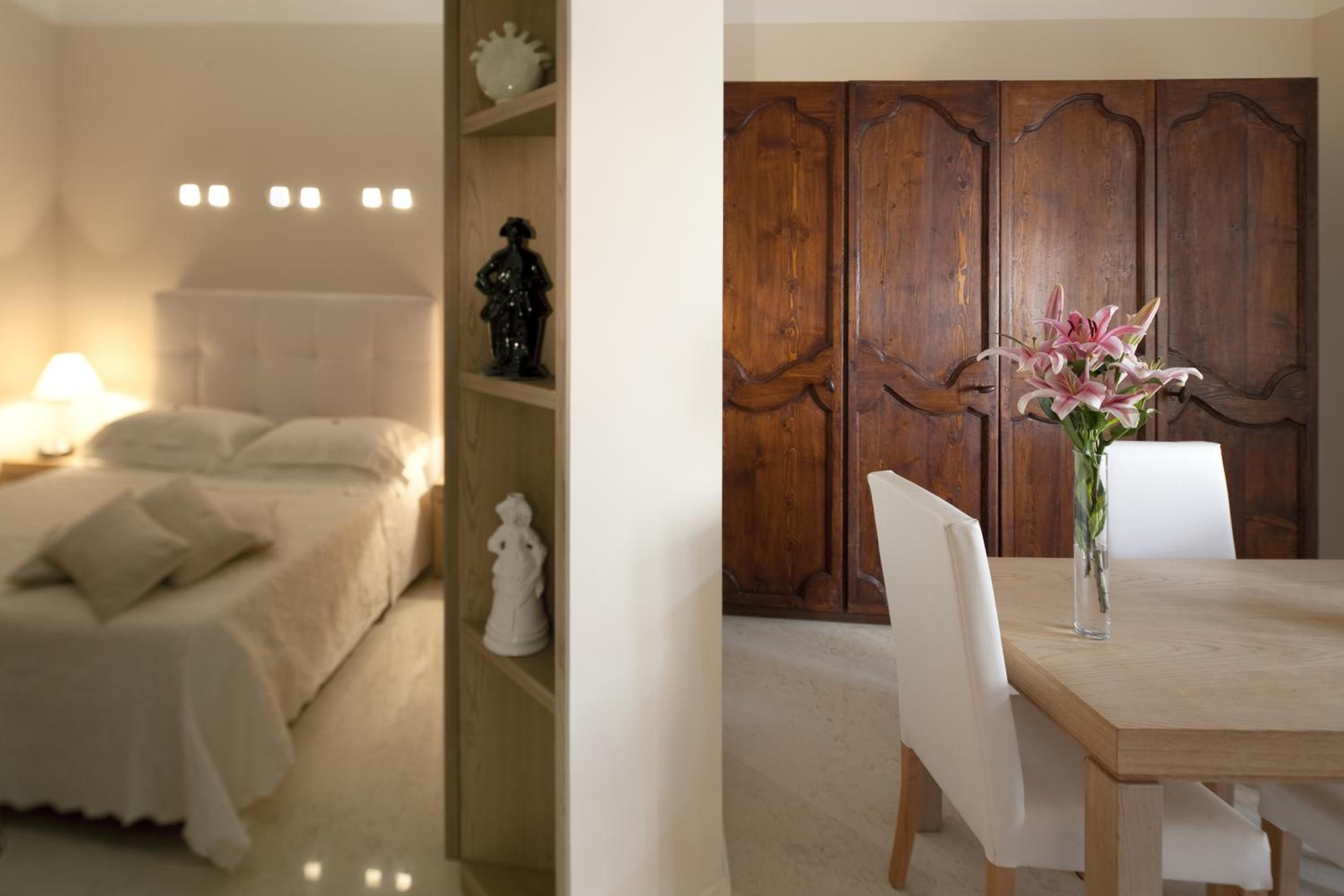 Suite - Photo 7