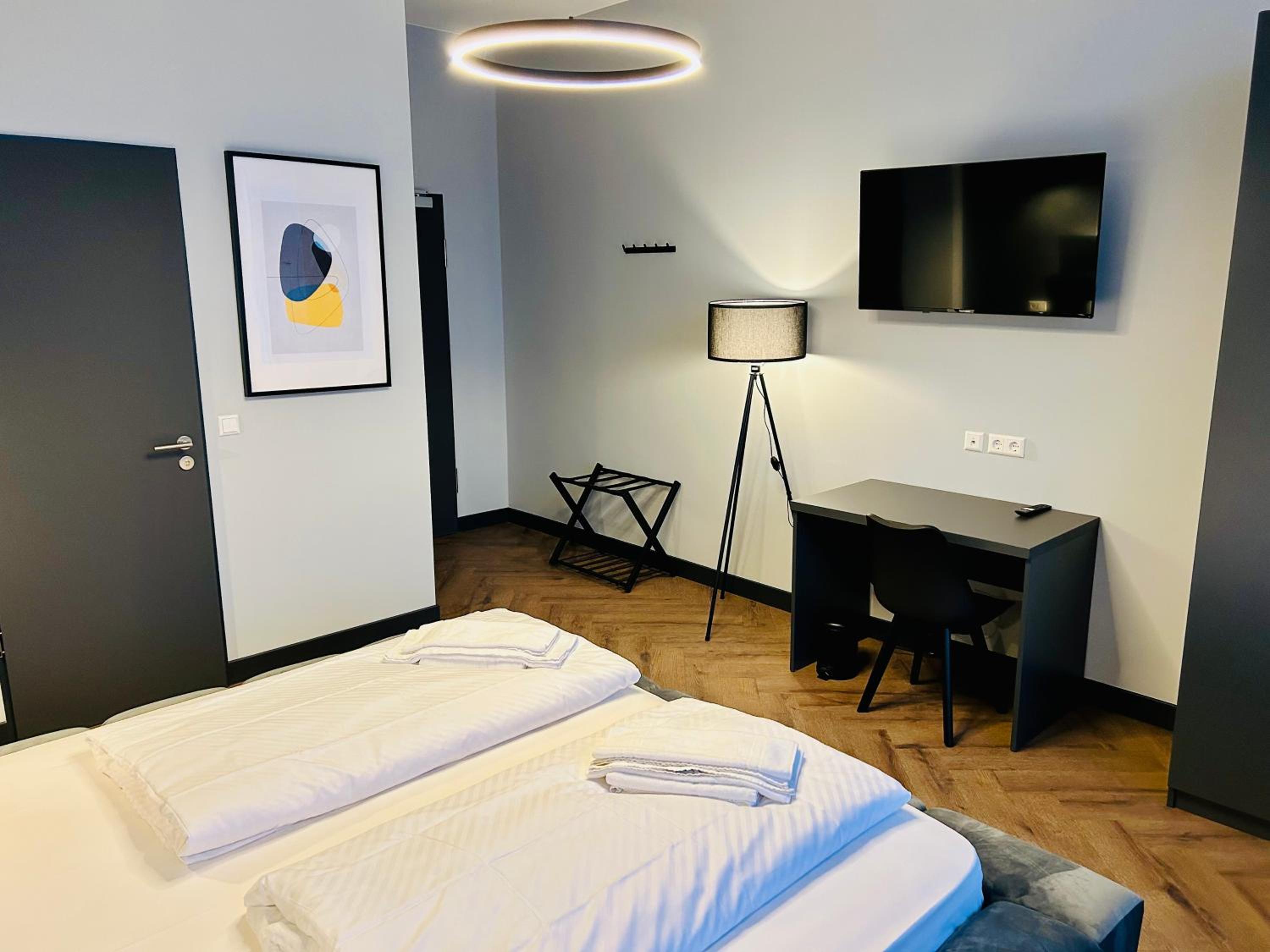 King Room with Balcony photo 2