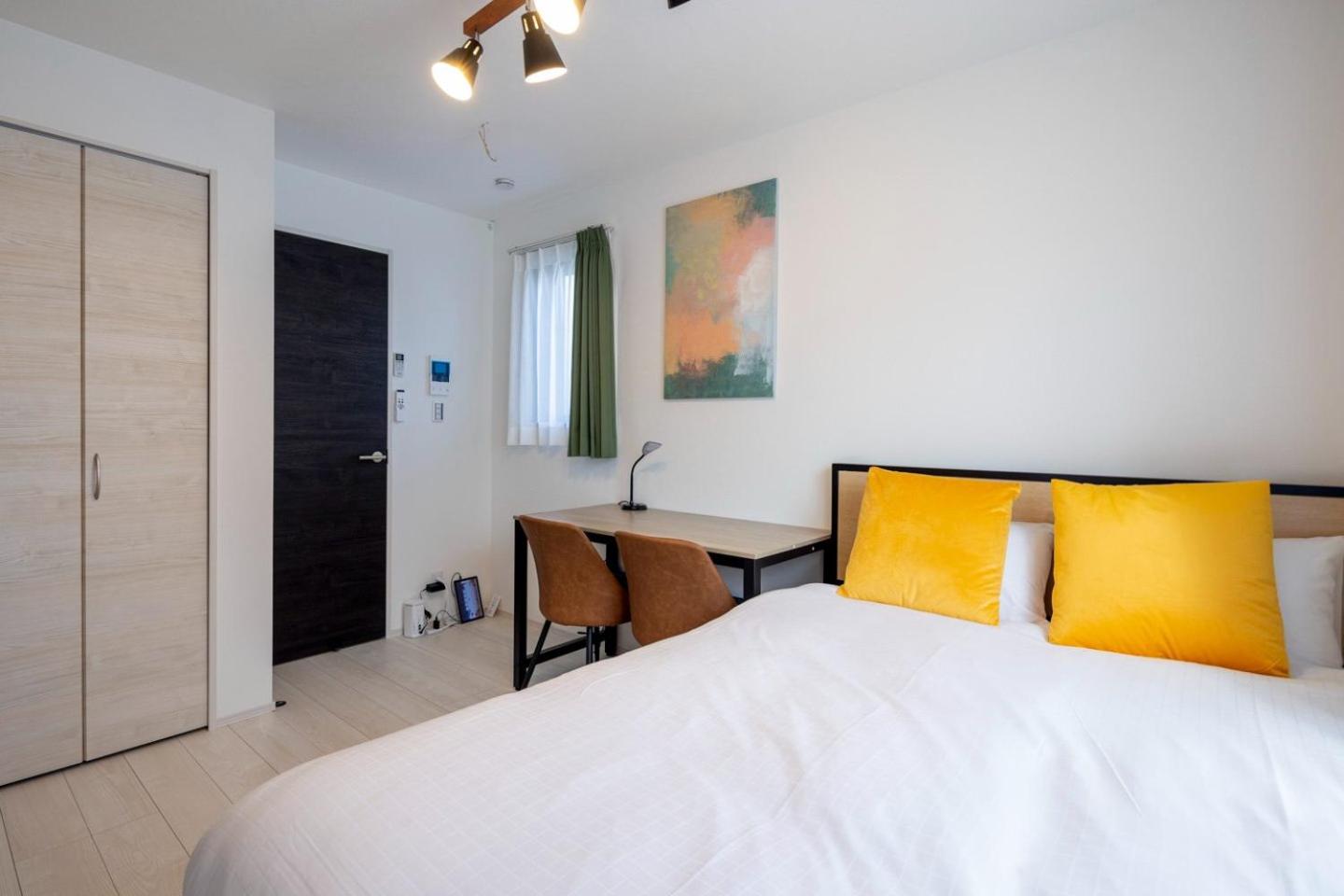 One-Bedroom Apartment photo 1