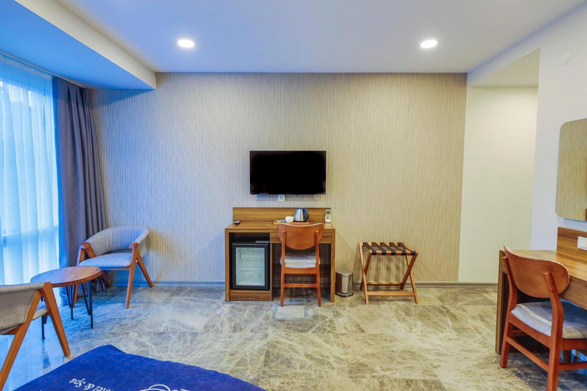 Deluxe Family Room photo 3