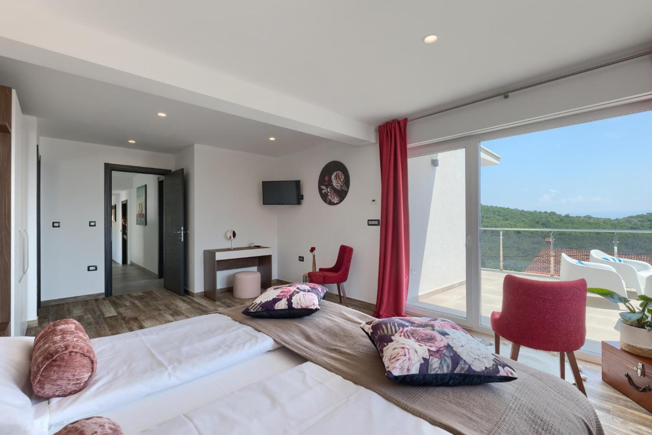 Villa photo 1