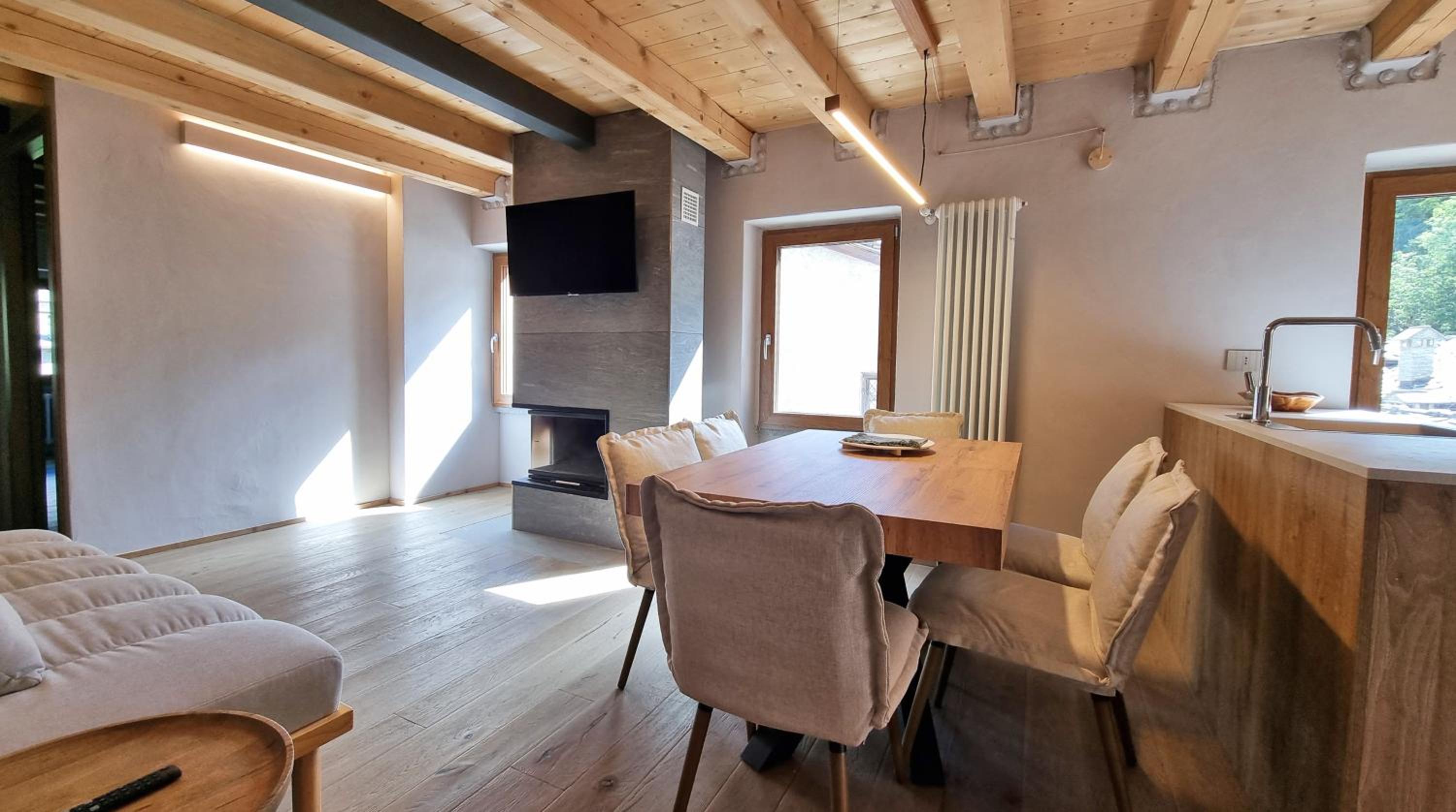Apartment - Split Level photo 3