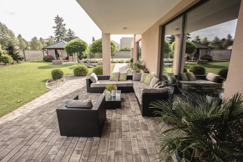 Villa photo 3