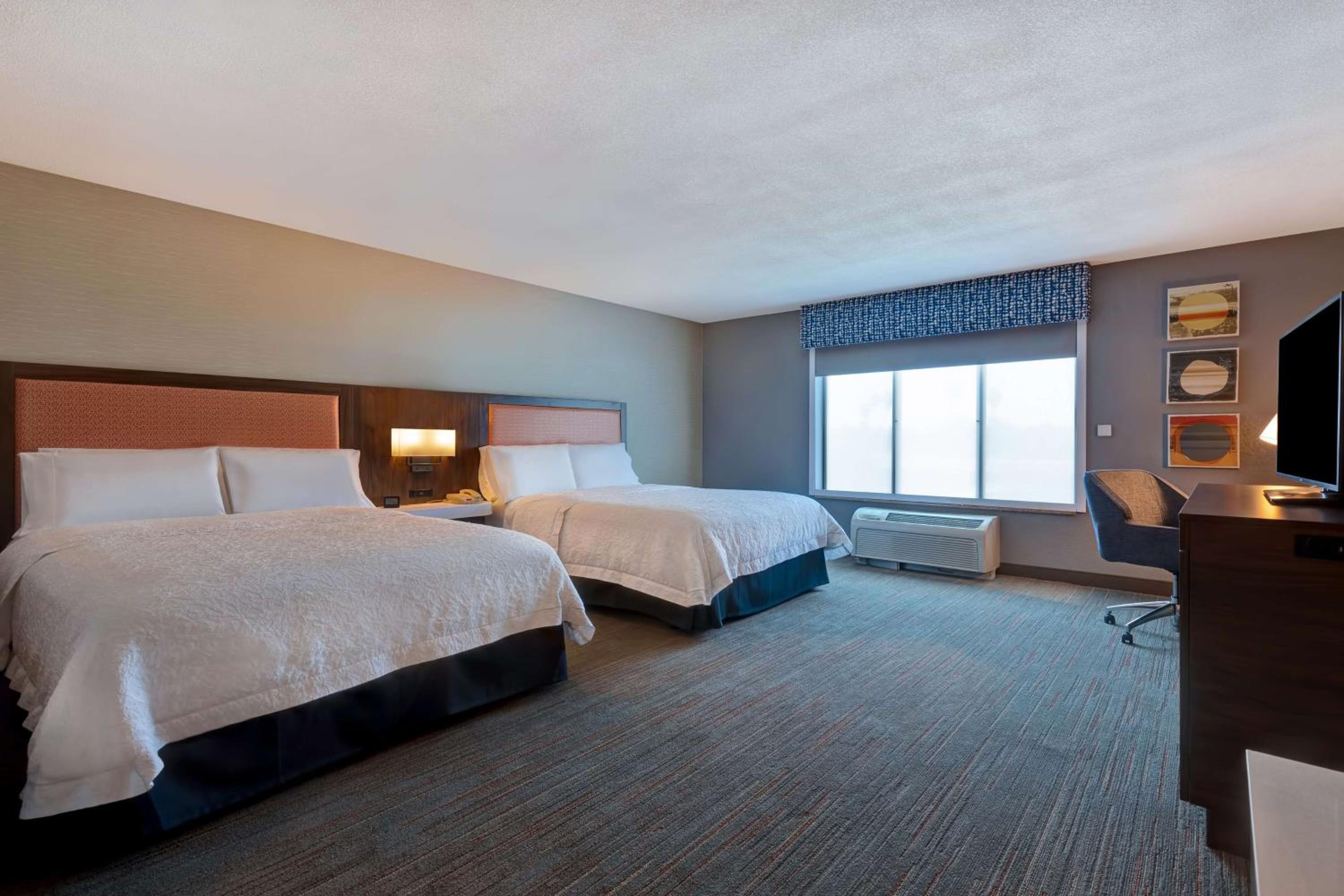 Queen Room with Two Queen Beds - Mobility and Hearing Access/Non-Smoking - Photo 4
