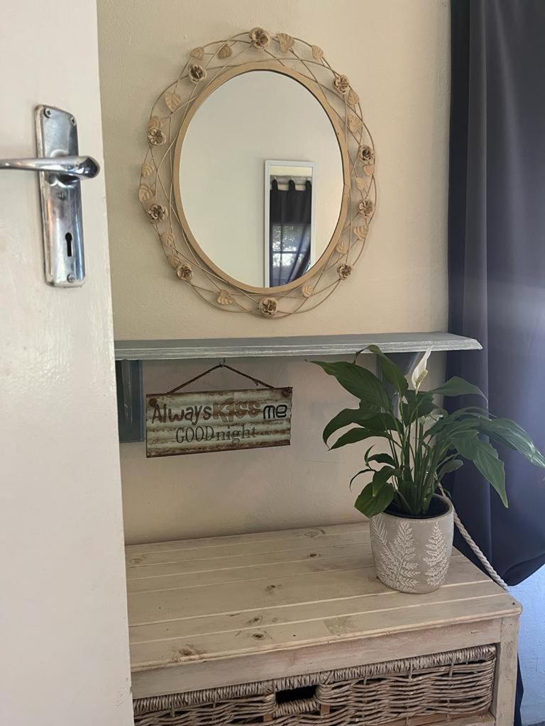 Double or Twin Room with Private Bathroom photo 3