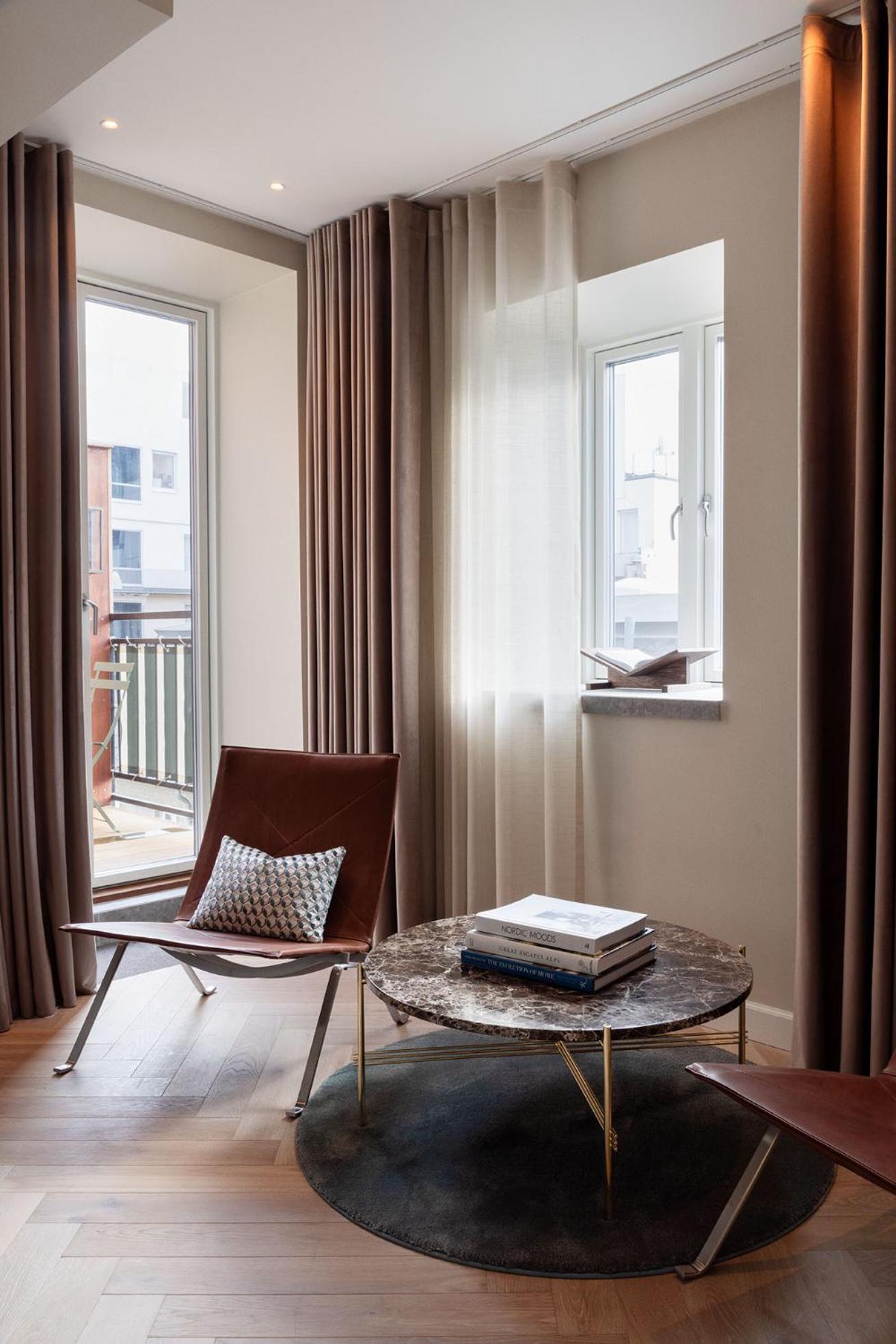 Signature Suite - Photo 12